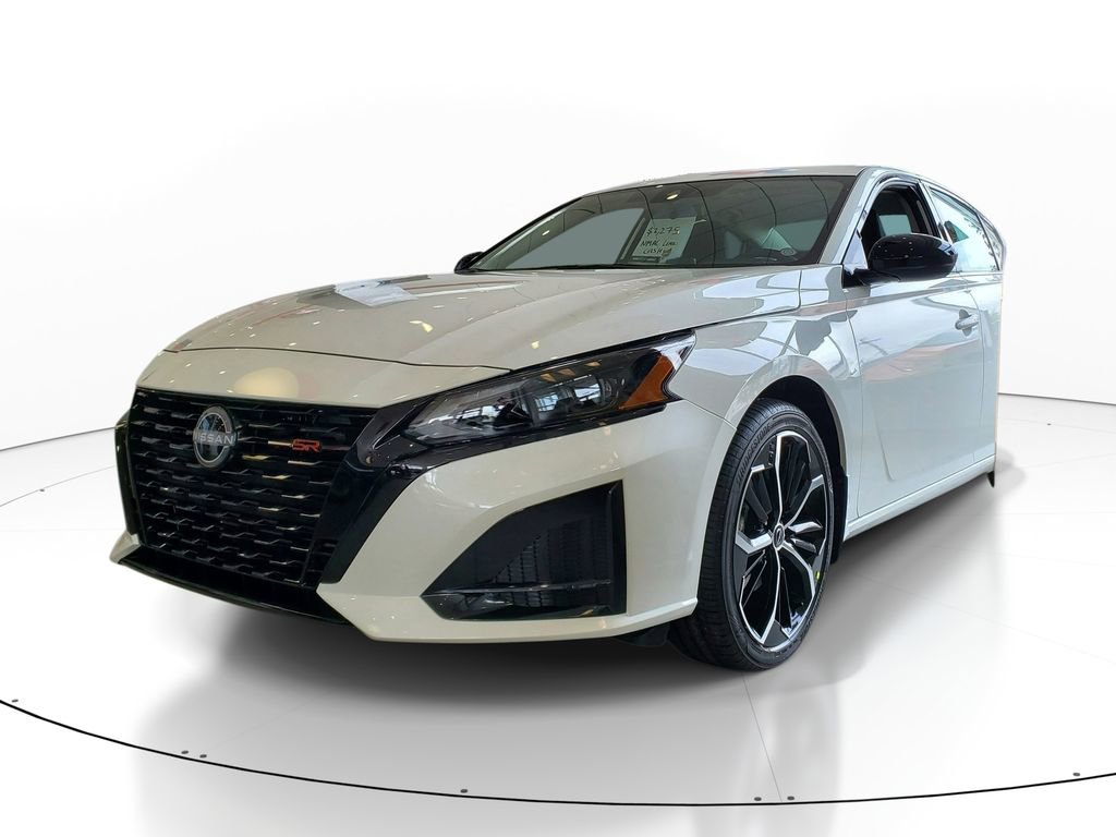 New 2026 Nissan Altima 2.5 SR AWD/4WD image 2