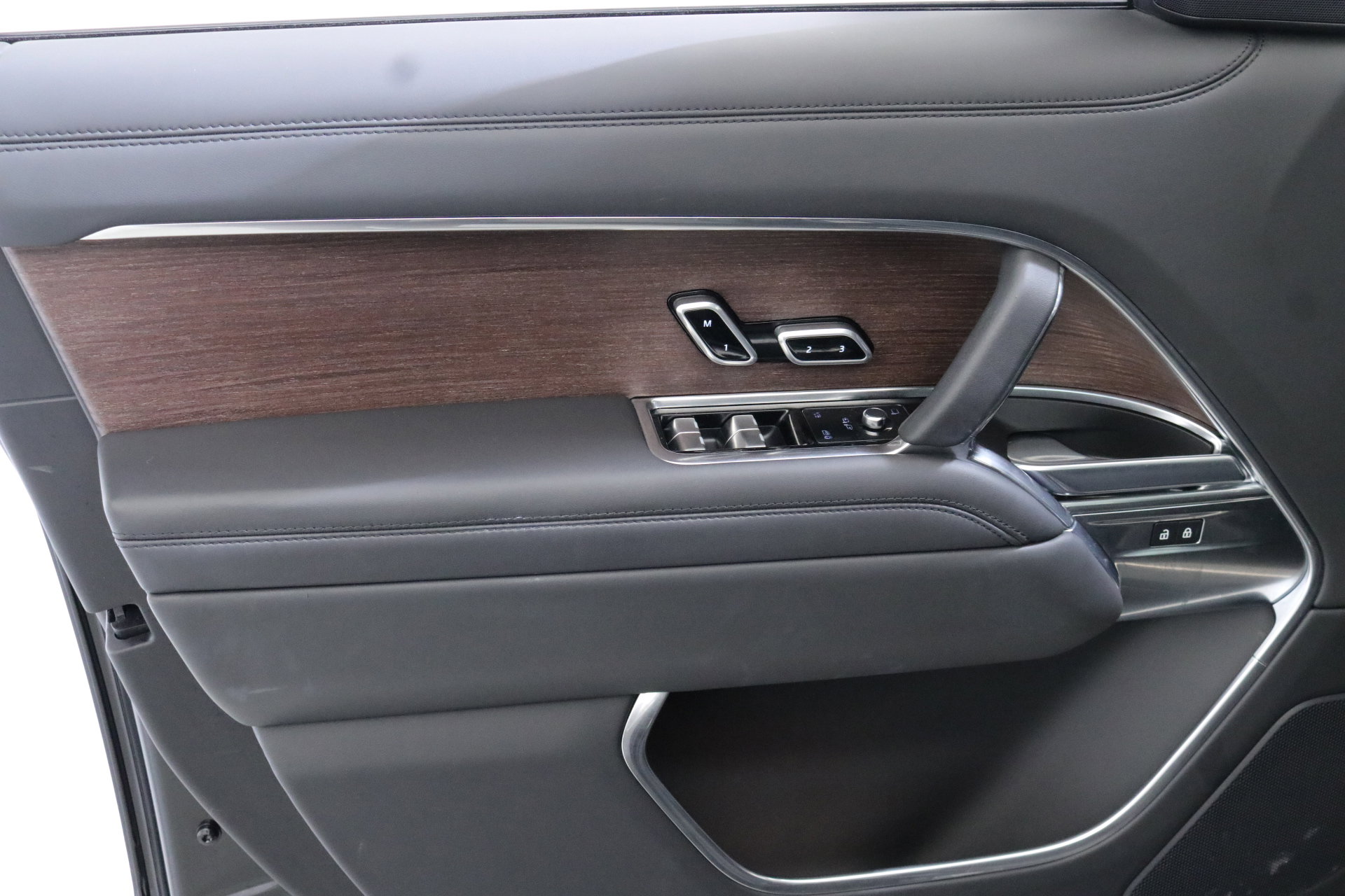 Used 2023 Land Rover Range Rover SE image 20