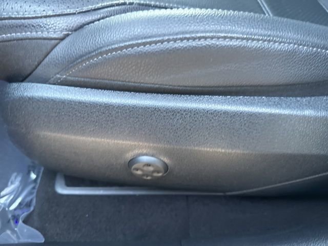 Used 2024 Mercedes-Benz GLC 300 4MATIC image 14