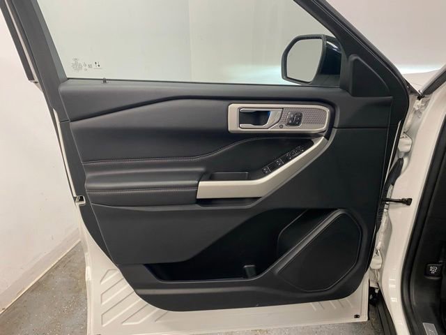 Used 2022 Ford Explorer Limited w/ Hybrid Equipment Group 310A AWD/4WD image 22
