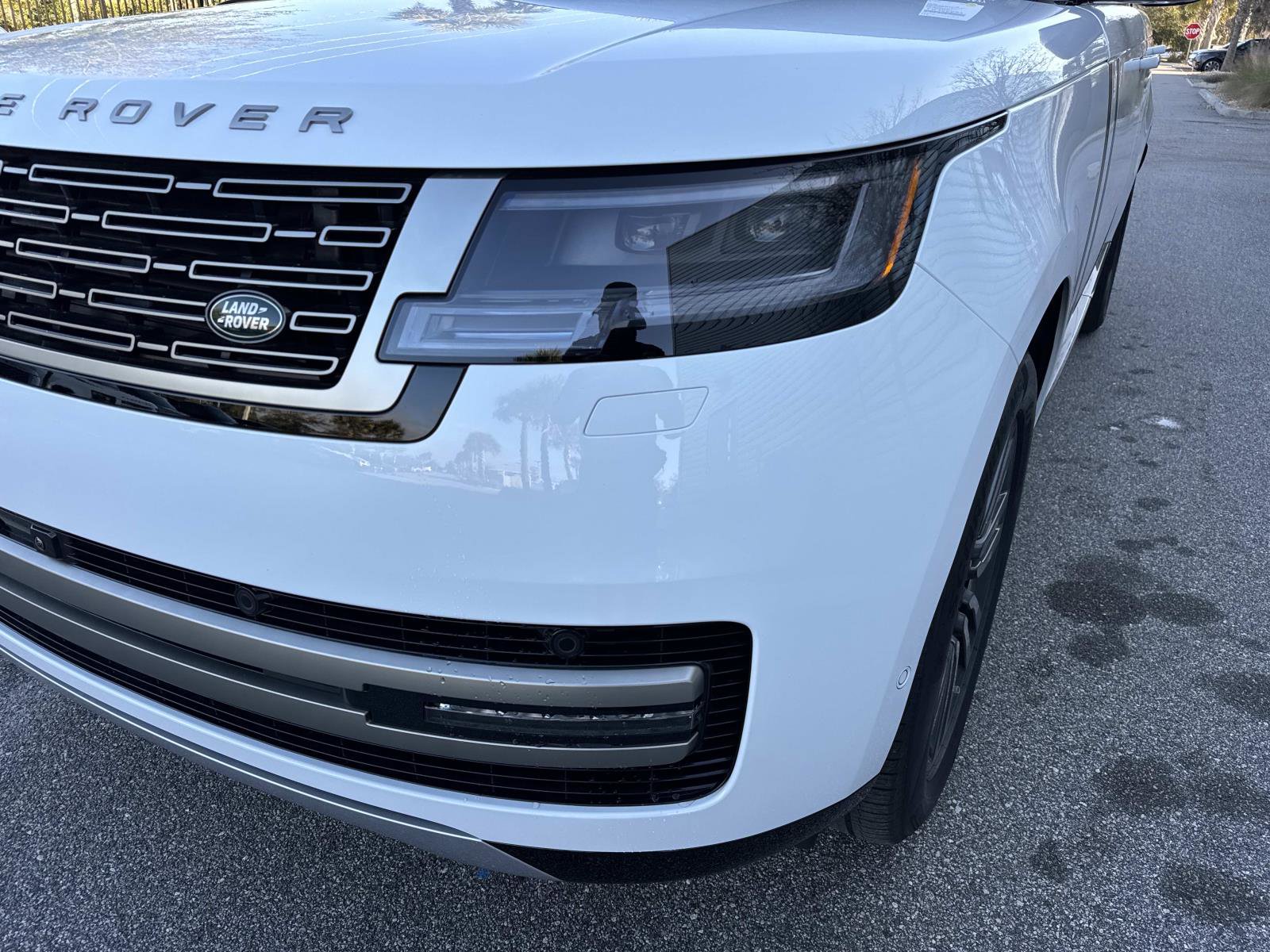 New 2026 Land Rover Range Rover Long Wheelbase SE image 9