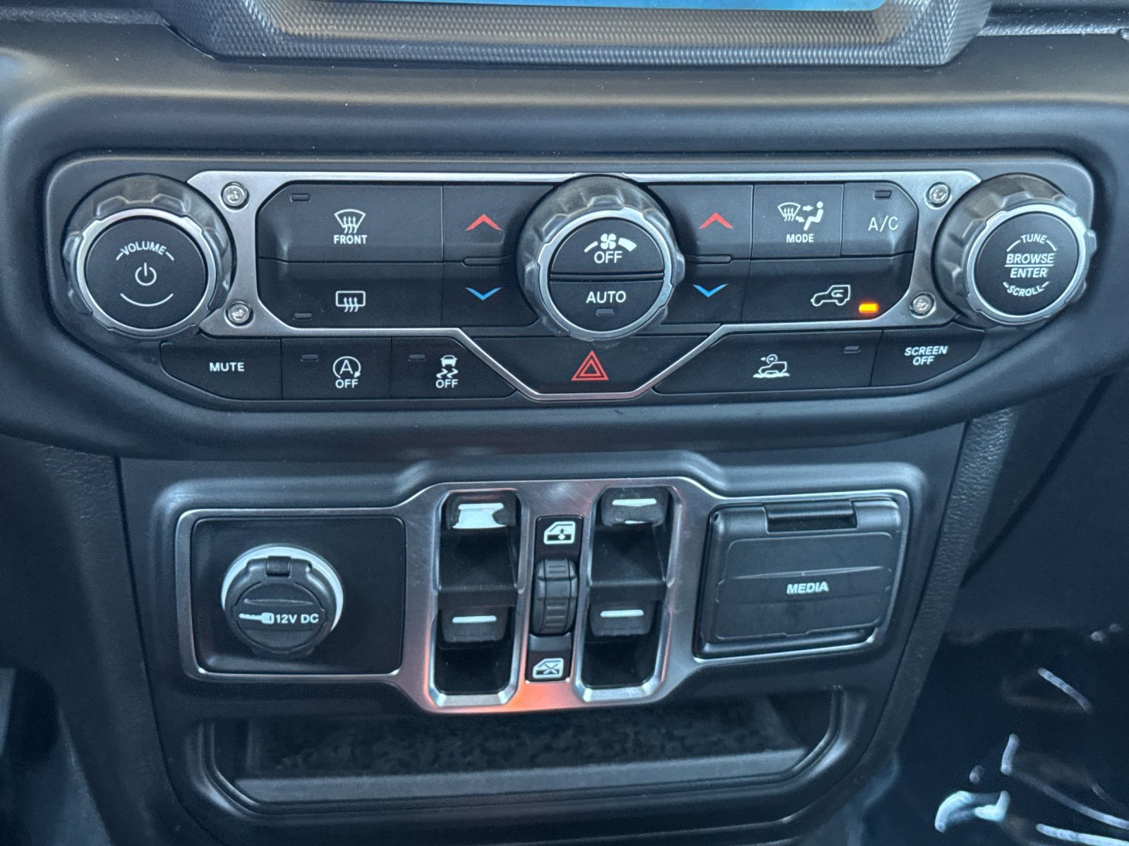 Used 2021 Jeep Gladiator Overland AWD/4WD image 22