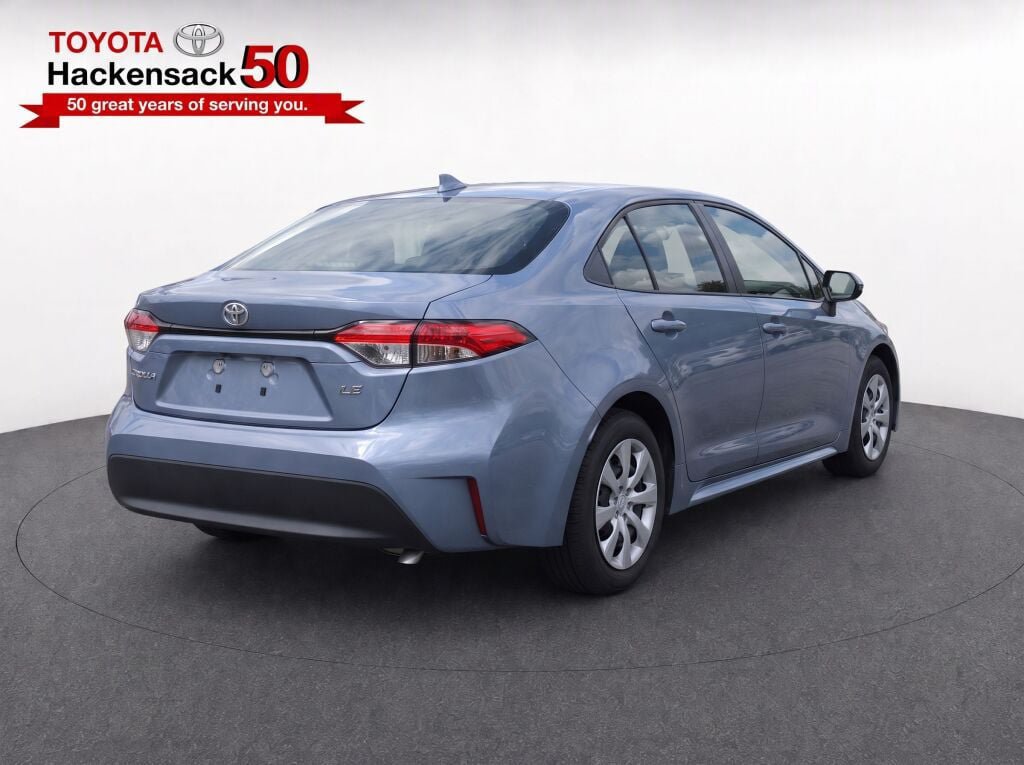 Used 2025 Toyota Corolla LE FWD image 4
