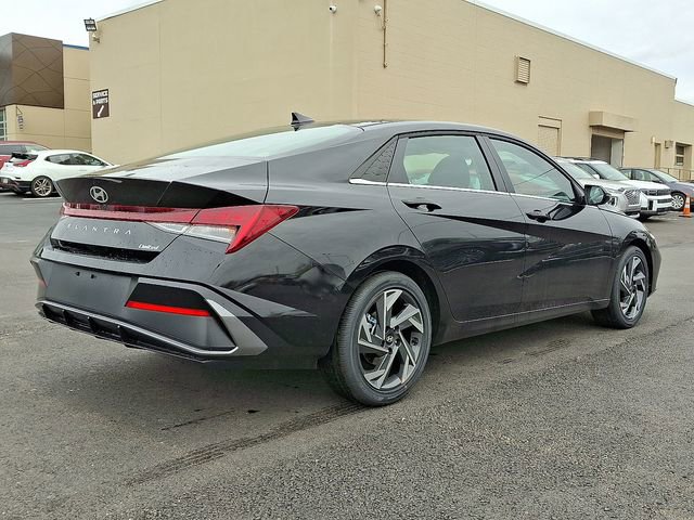 New 2026 Hyundai Elantra Limited image 4