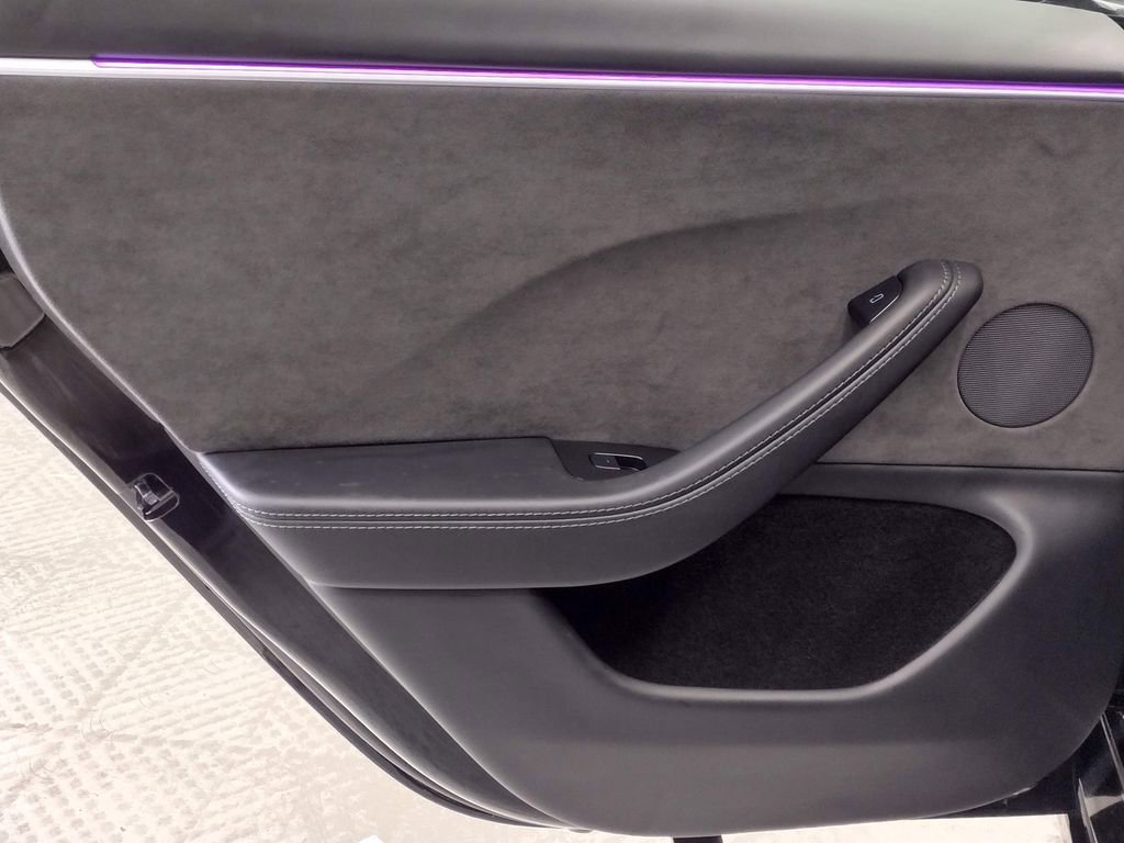 Used 2024 Tesla Model 3 Performance image 31