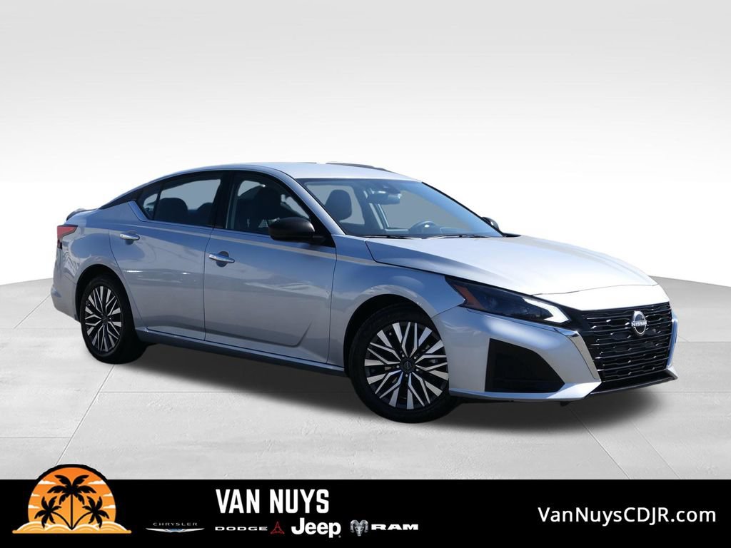 Used 2024 Nissan Altima 2.5 SV