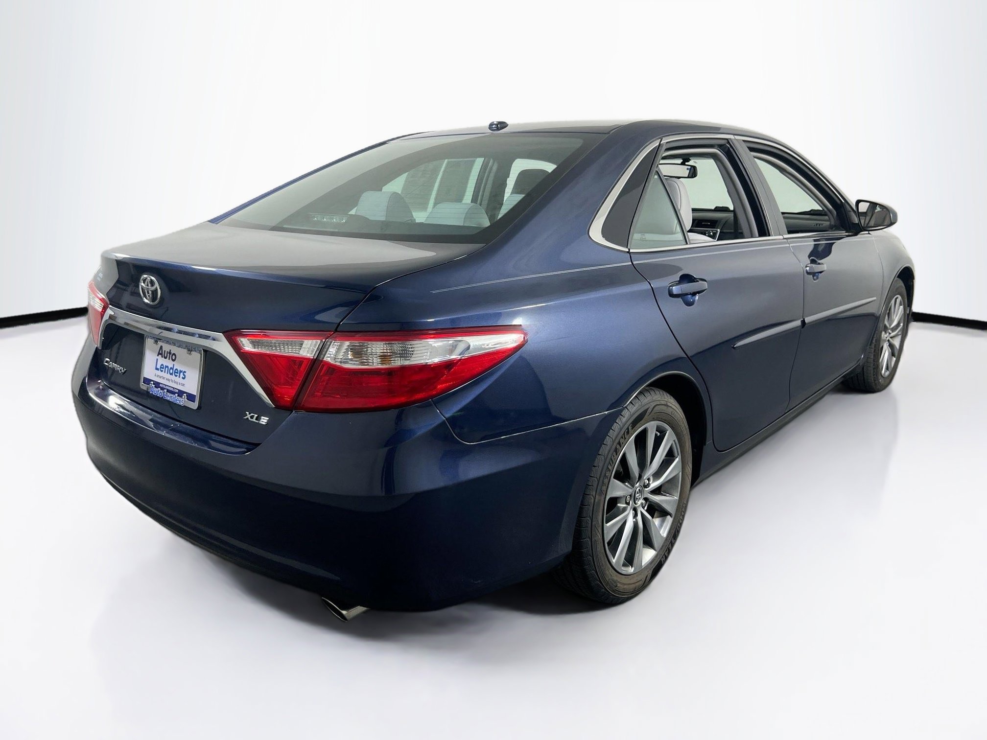 Used 2015 Toyota Camry XLE FWD image 5