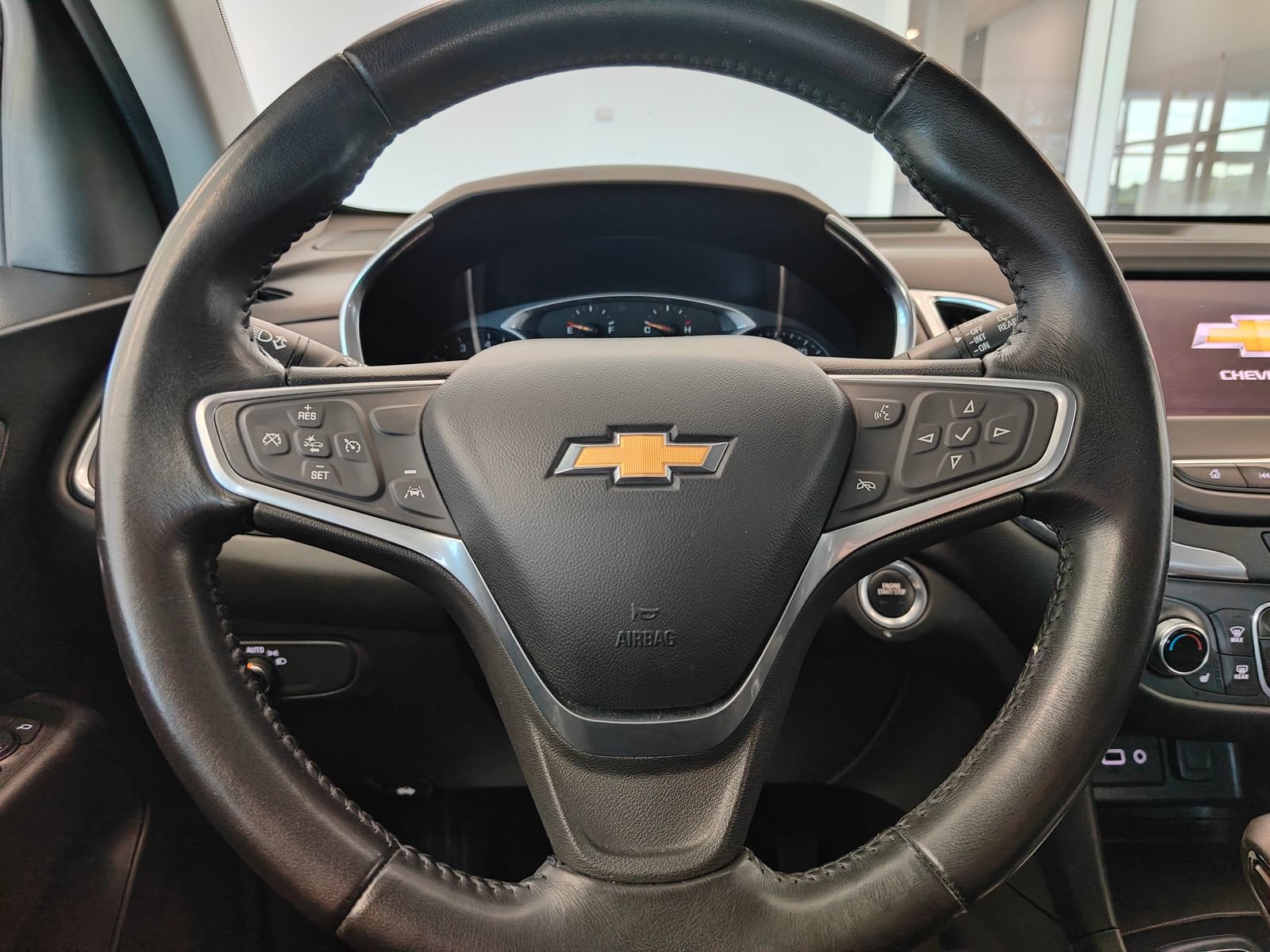 Used 2022 Chevrolet Equinox LT AWD/4WD image 13