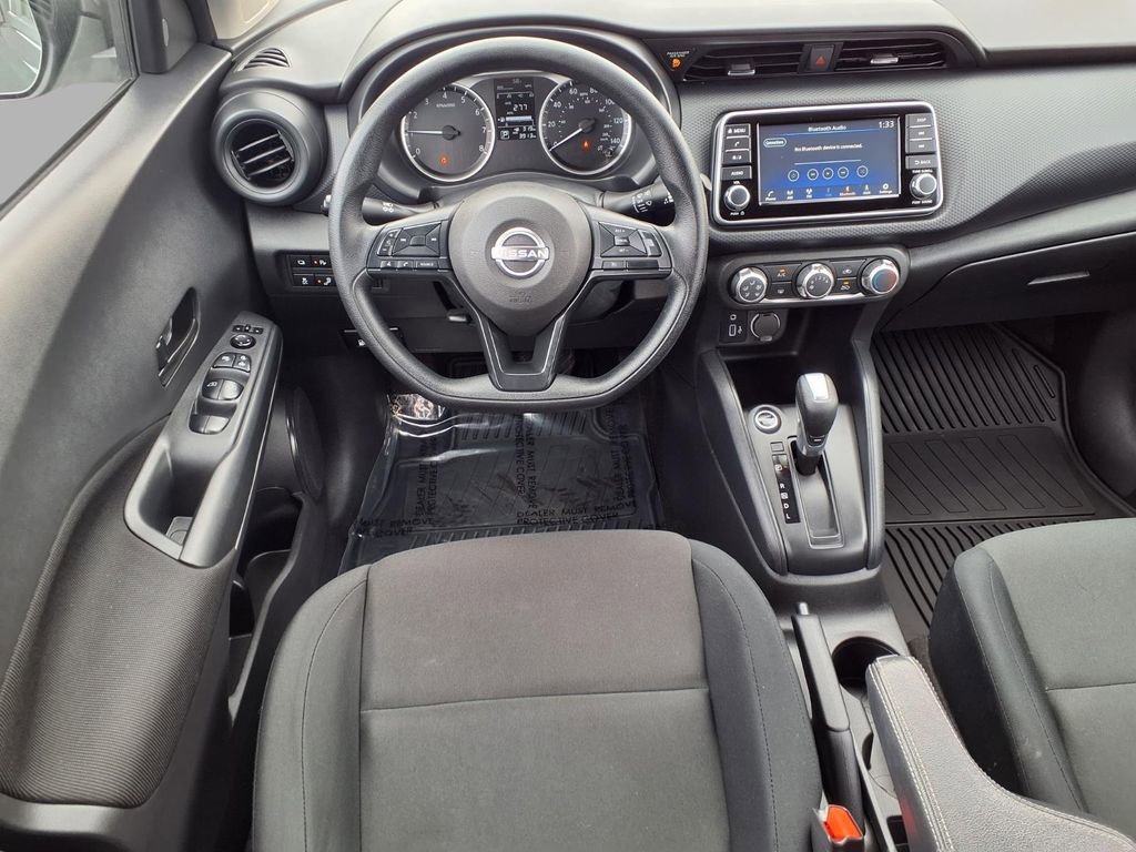 Certified 2025 Nissan Kicks Play S image 4