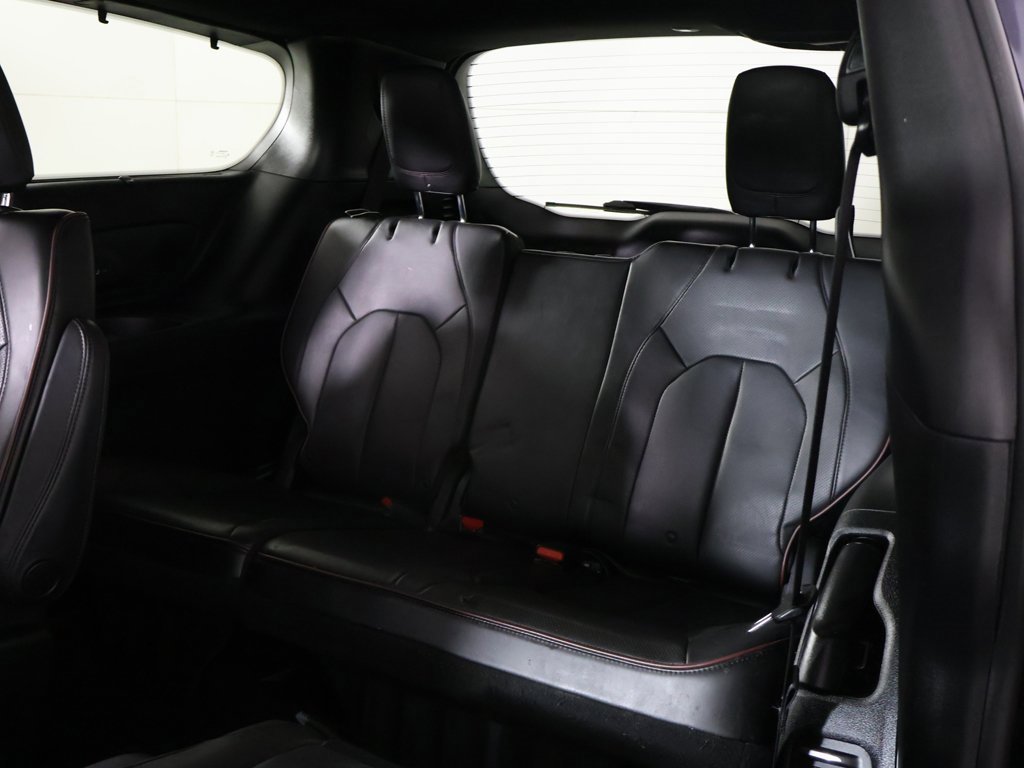 Used 2020 Chrysler Pacifica Limited image 31