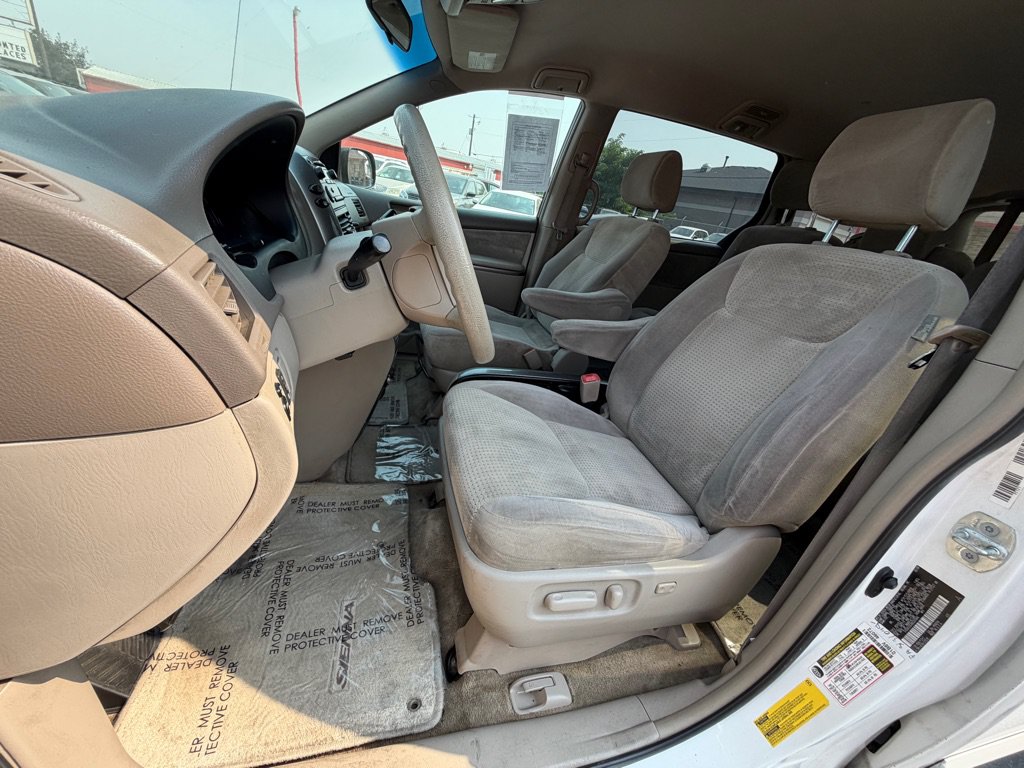 Used 2008 Toyota Sienna CE FWD image 11