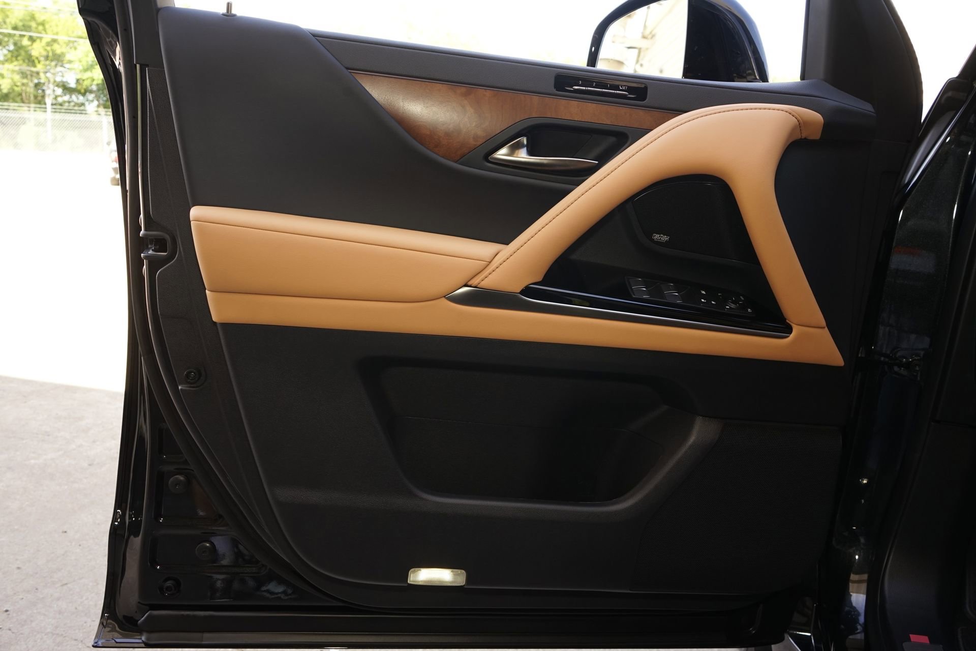 Used 2026 Lexus LX 600 4WD w/ Luxury Package image 28