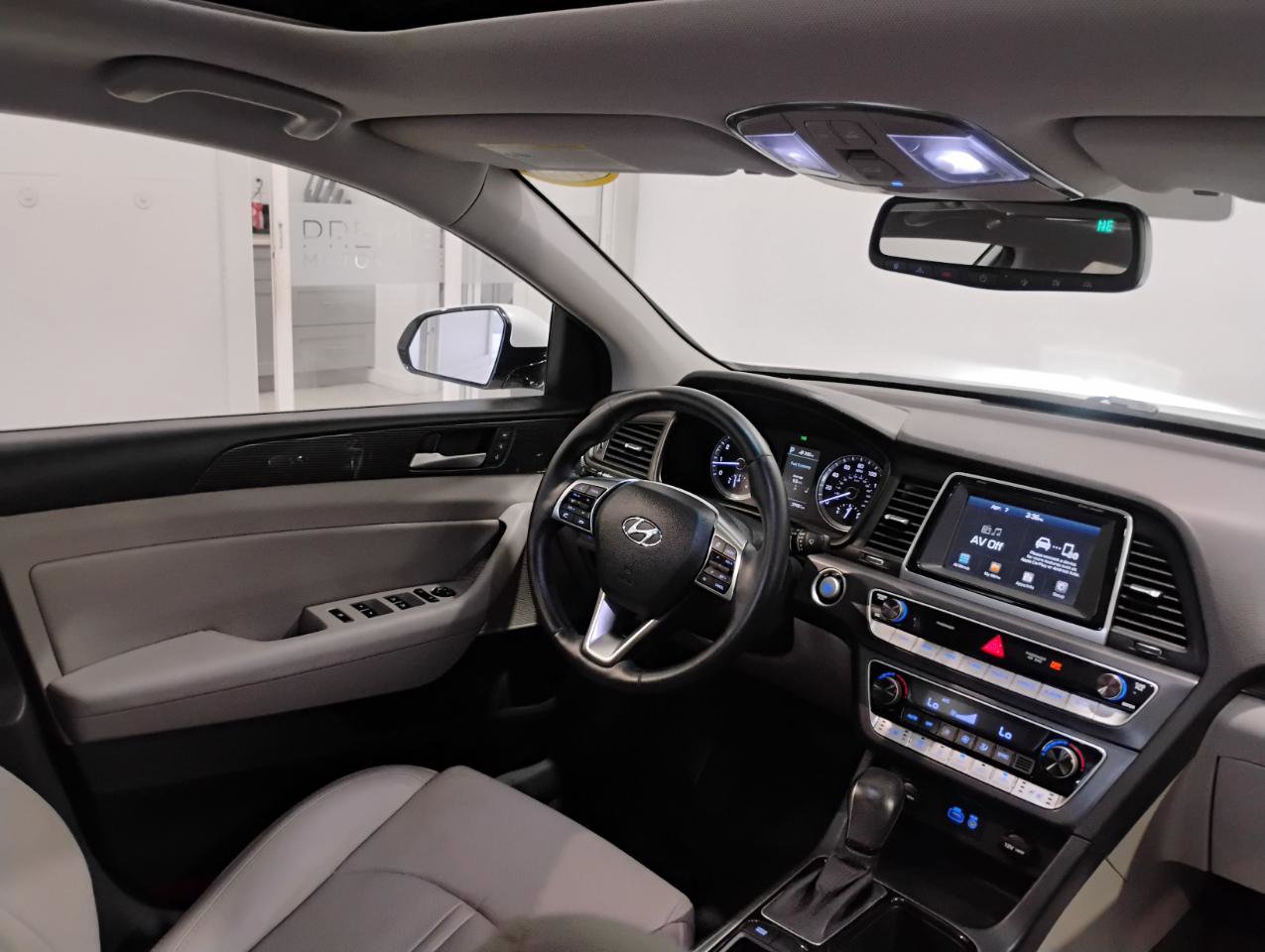 Used 2018 Hyundai Sonata Limited image 15