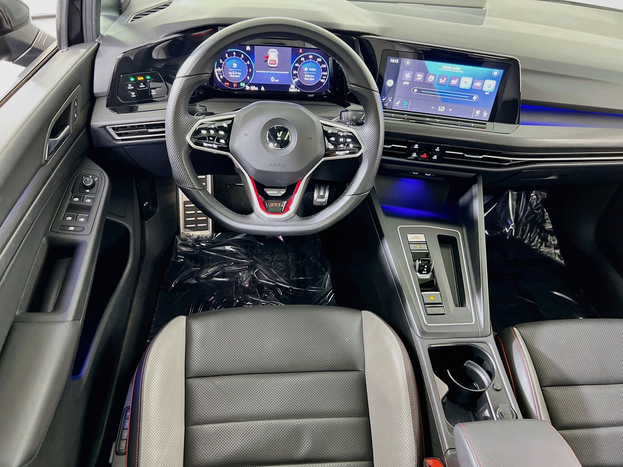 Used 2022 Volkswagen GTI SE w/ SE Leather Package image 23