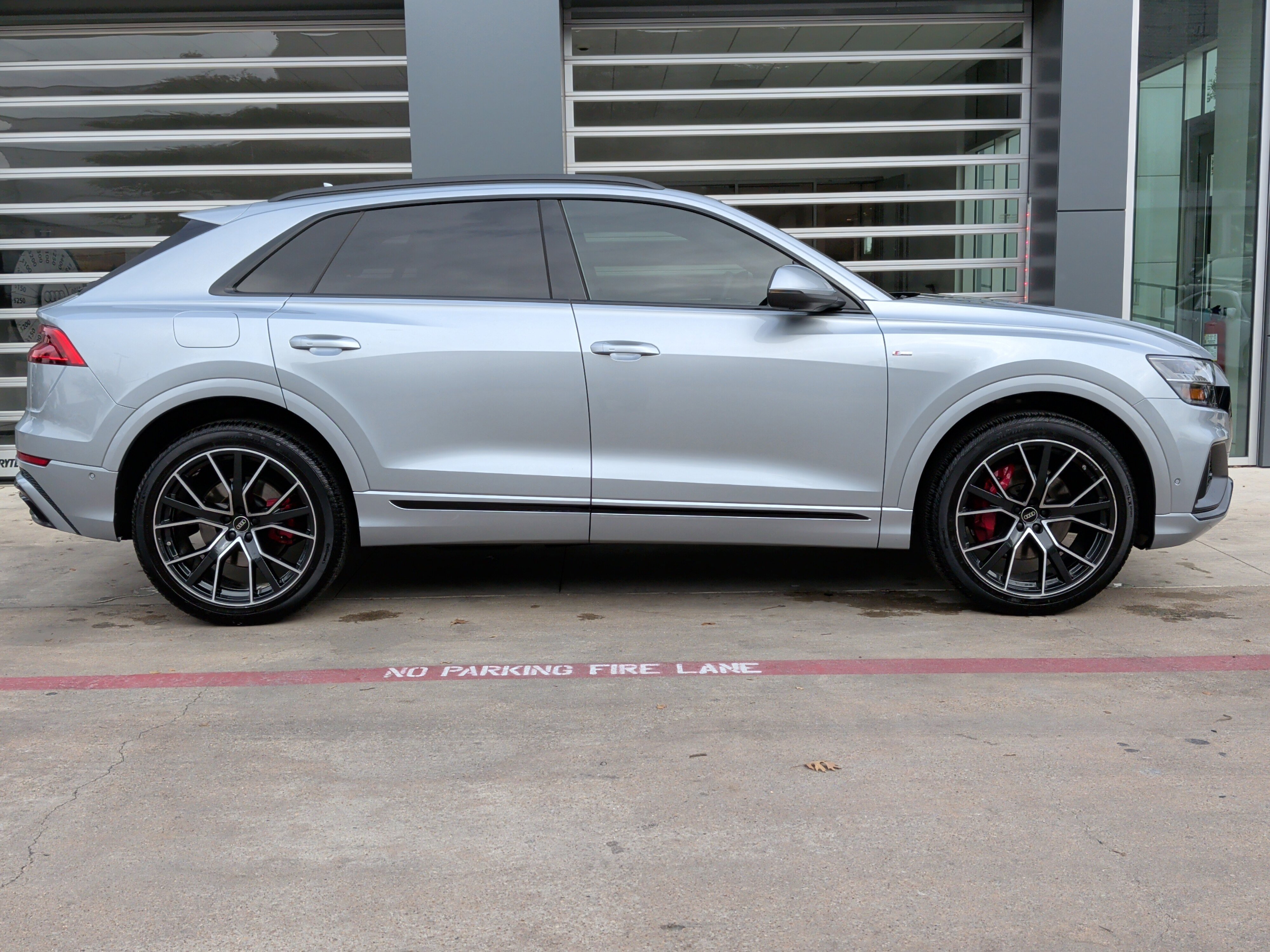 Used 2023 Audi Q8 Premium Plus w/ Premium Plus Package image 11