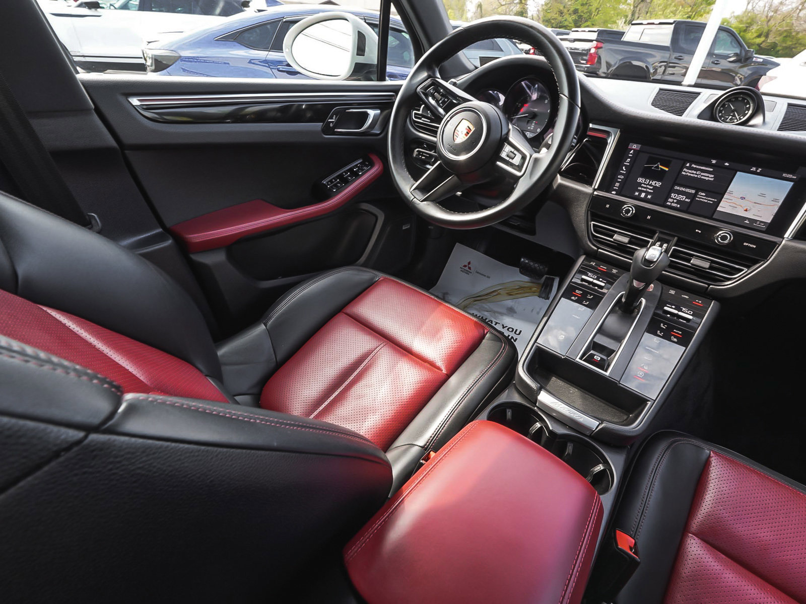 Used 2022 Porsche Macan AWD/4WD image 46