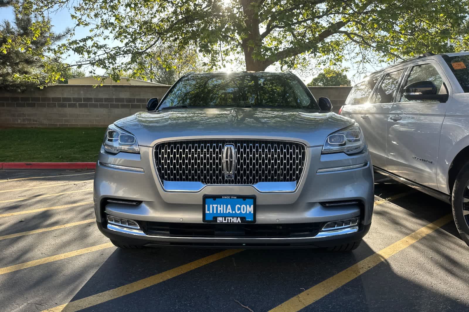 Used 2021 Lincoln Aviator Reserve w/ Equipment Group 202A AWD/4WD image 2