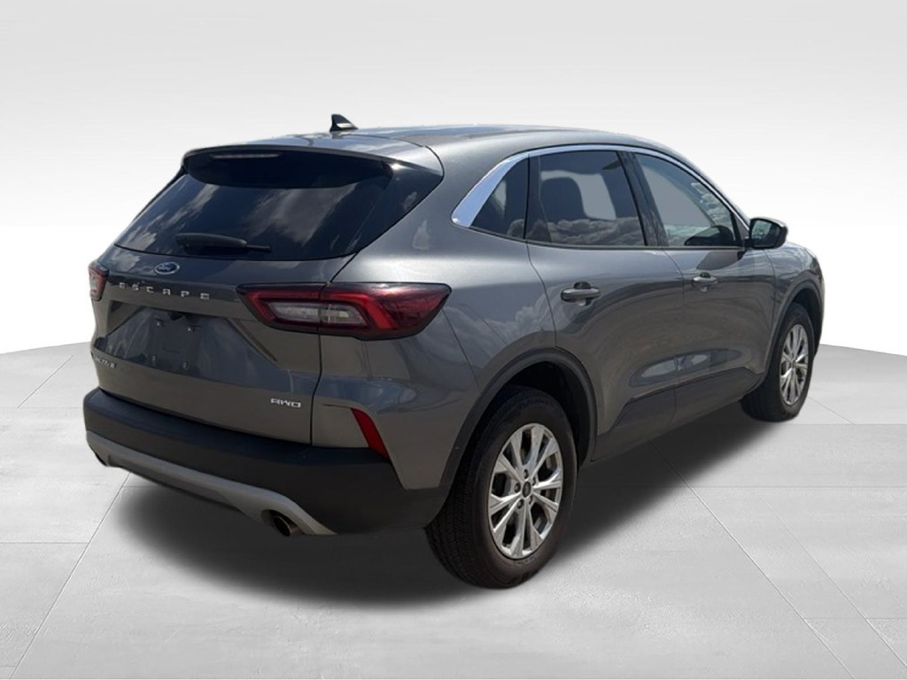 Used 2024 Ford Escape Active AWD/4WD image 2