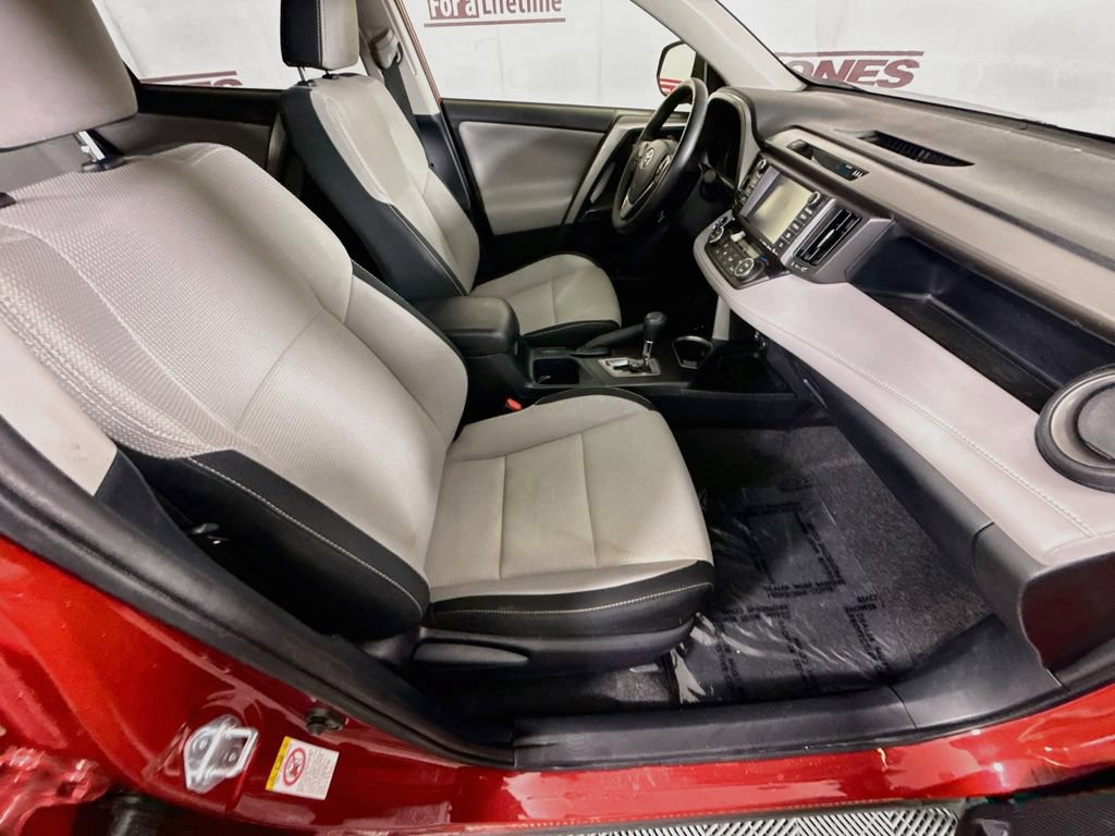 Used 2017 Toyota RAV4 XLE FWD image 30