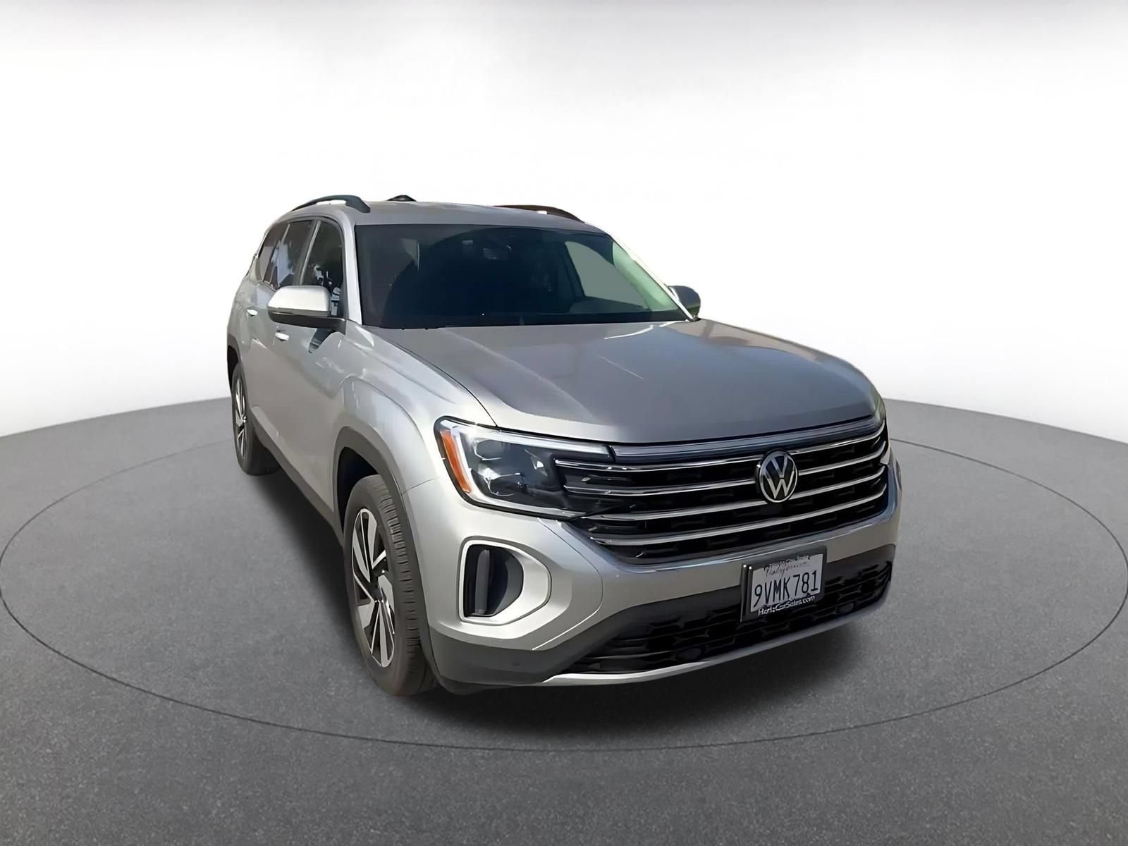 Used 2026 Volkswagen Atlas SE FWD image 2