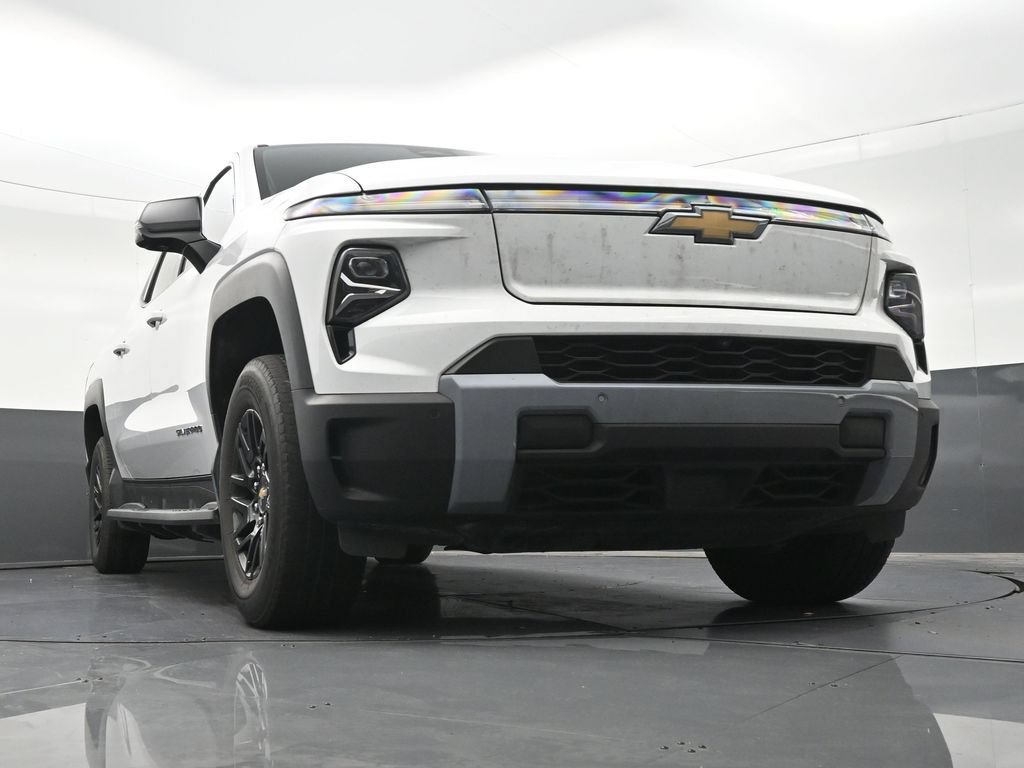 Used 2025 Chevrolet Silverado EV LT AWD/4WD image 30