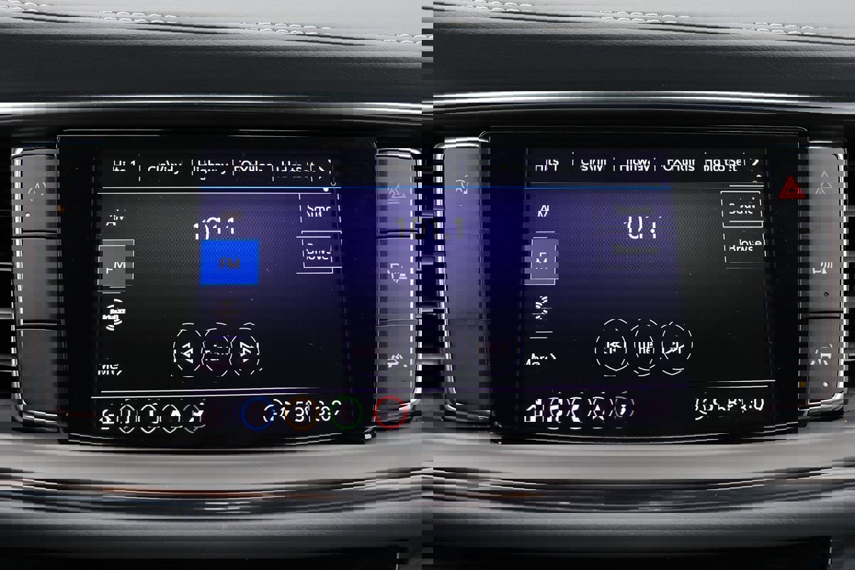 Used 2022 Buick Enclave Premium w/ Experience Buick Package image 27