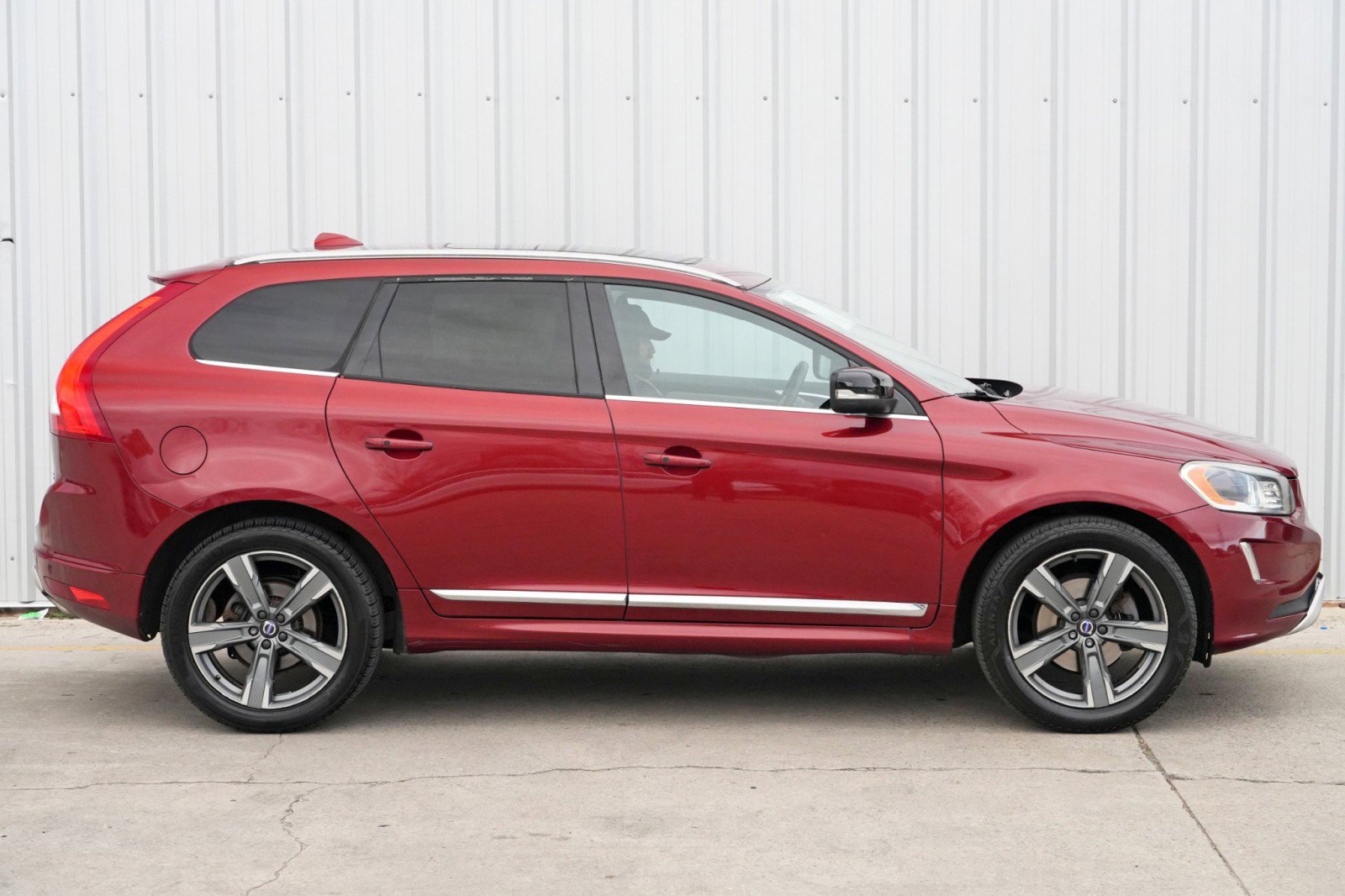 Used 2017 Volvo XC60 T5 Dynamic w/ Preferred Option Package image 51