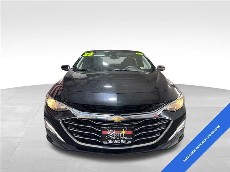 Used 2023 Chevrolet Malibu LT image 2