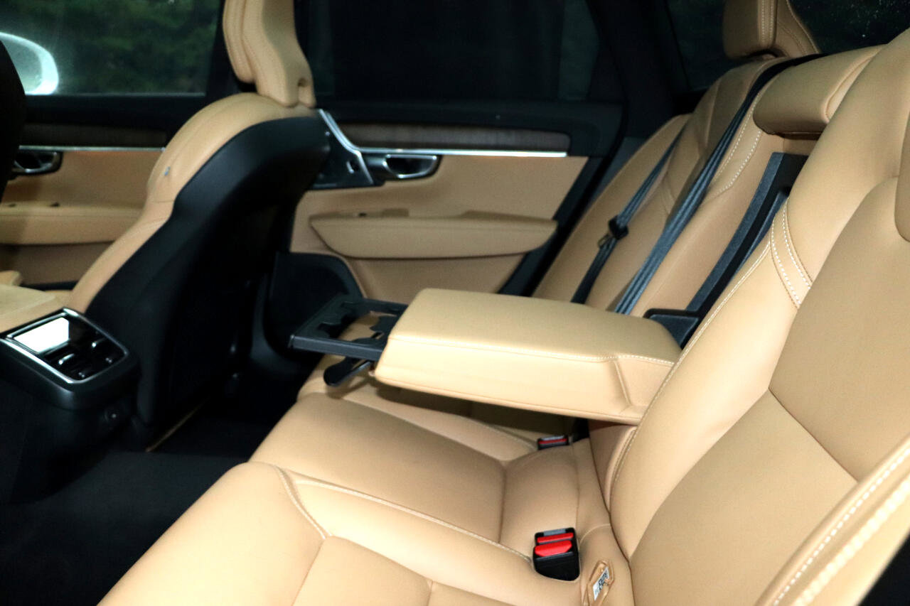 Used 2023 Volvo V90 B6 Cross Country Ultimate w/ Climate Package image 12