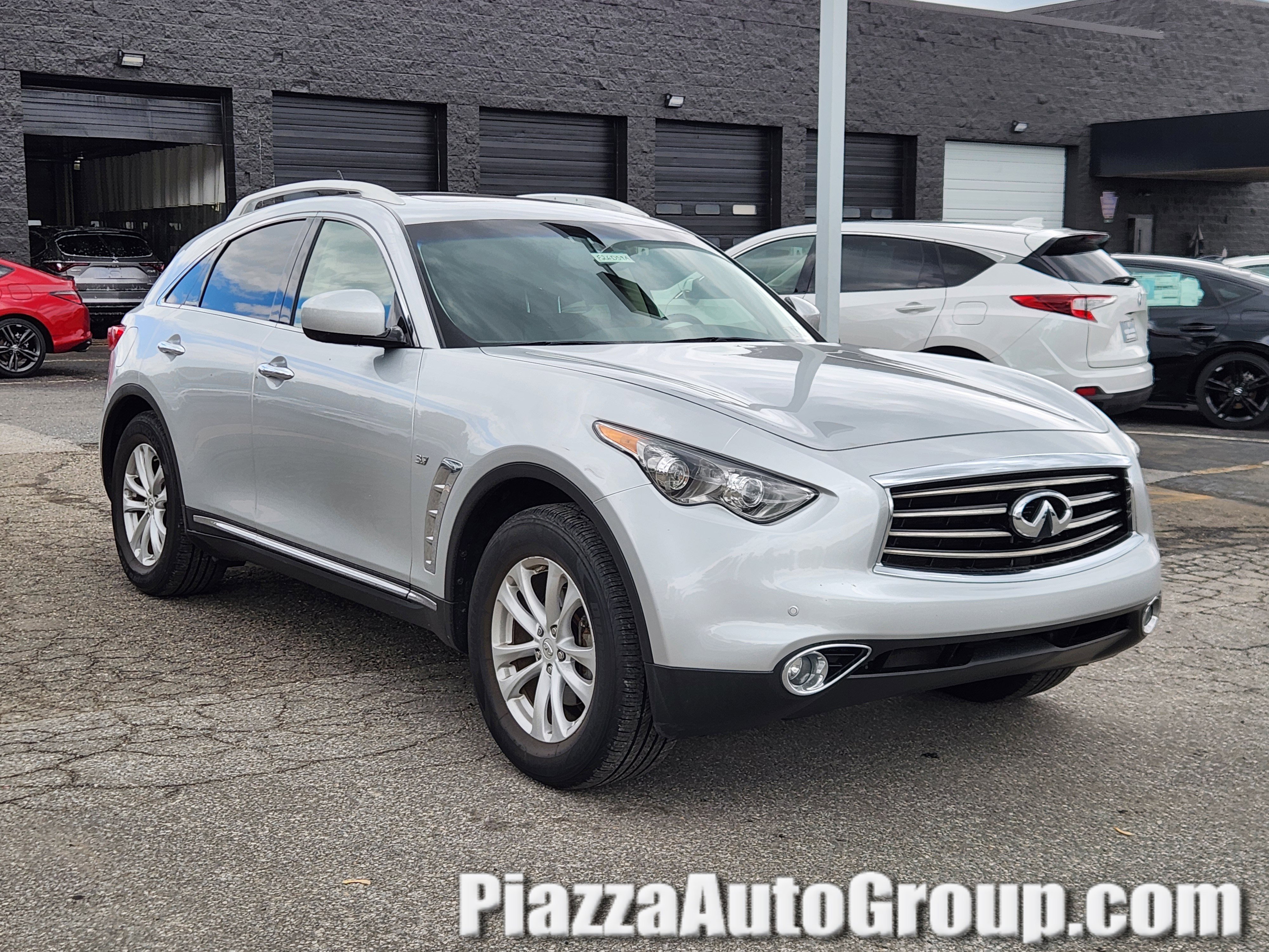 Used 2014 INFINITI QX70 AWD w/ Premium Package image 1