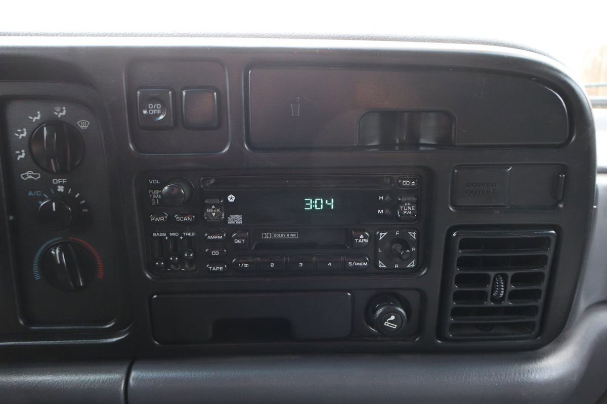 Used 1997 Dodge Ram 3500 Truck ST image 32