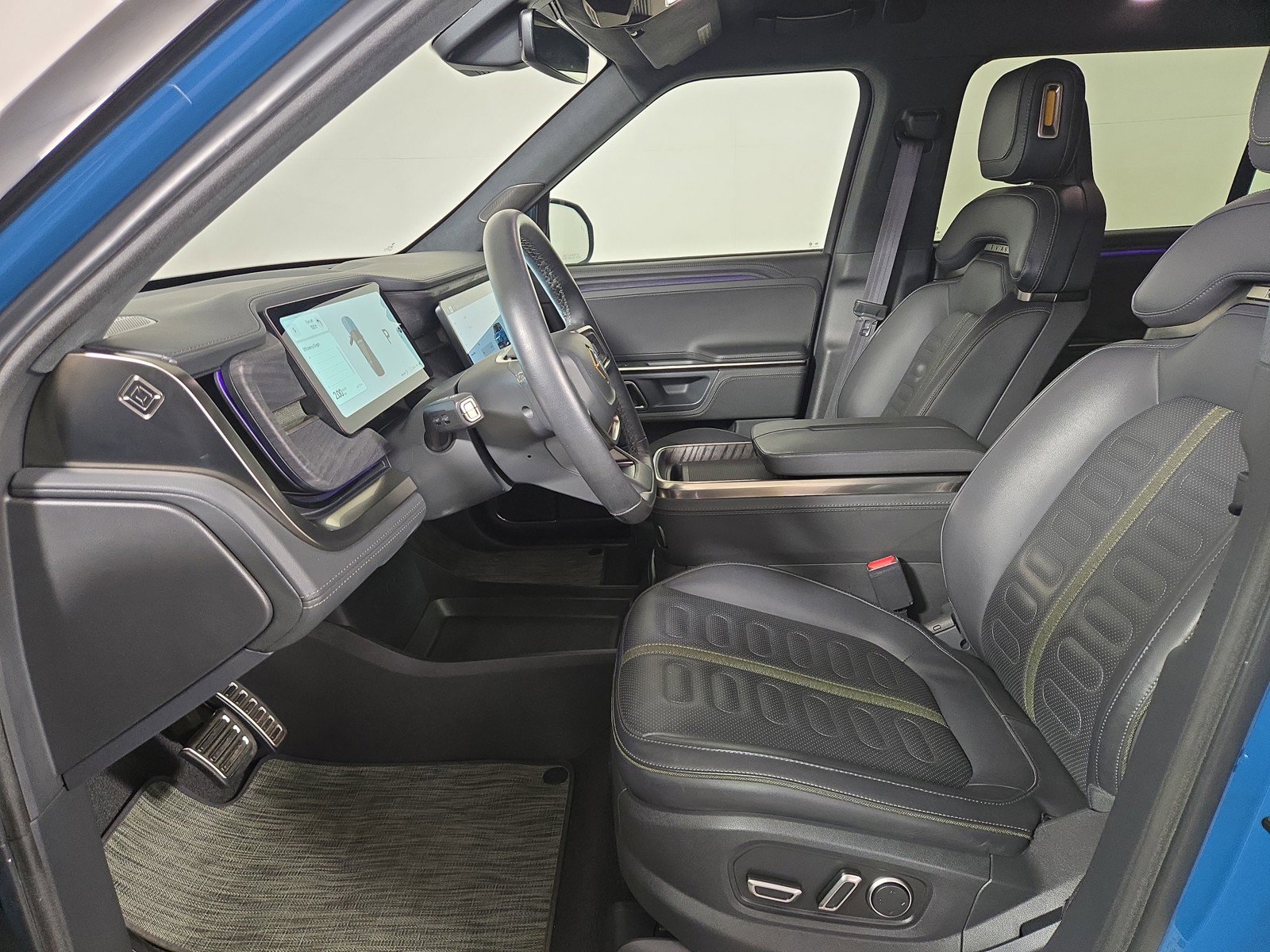 Used 2024 Rivian R1S Adventure AWD/4WD image 20