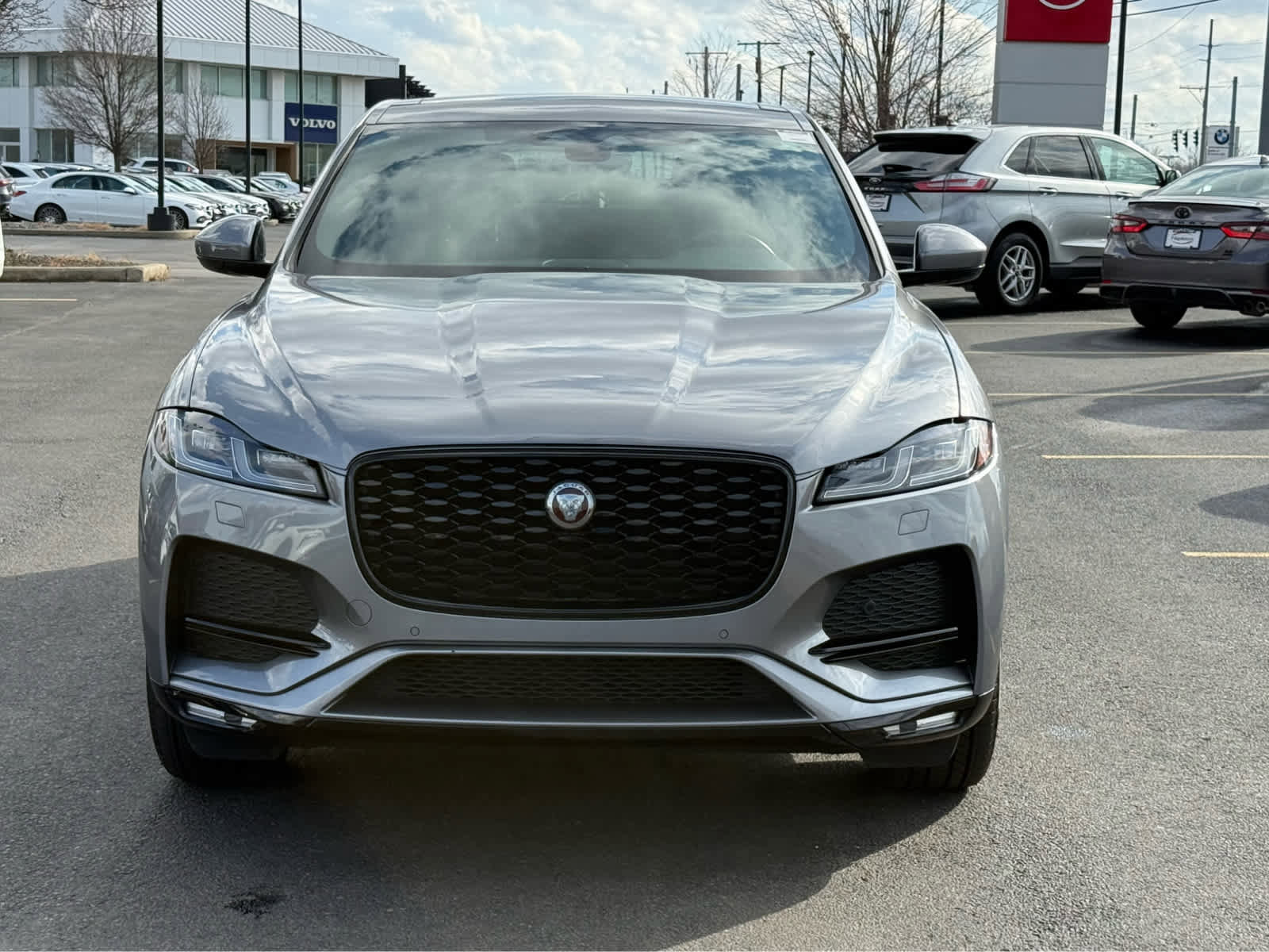 Used 2023 Jaguar F-PACE S image 2
