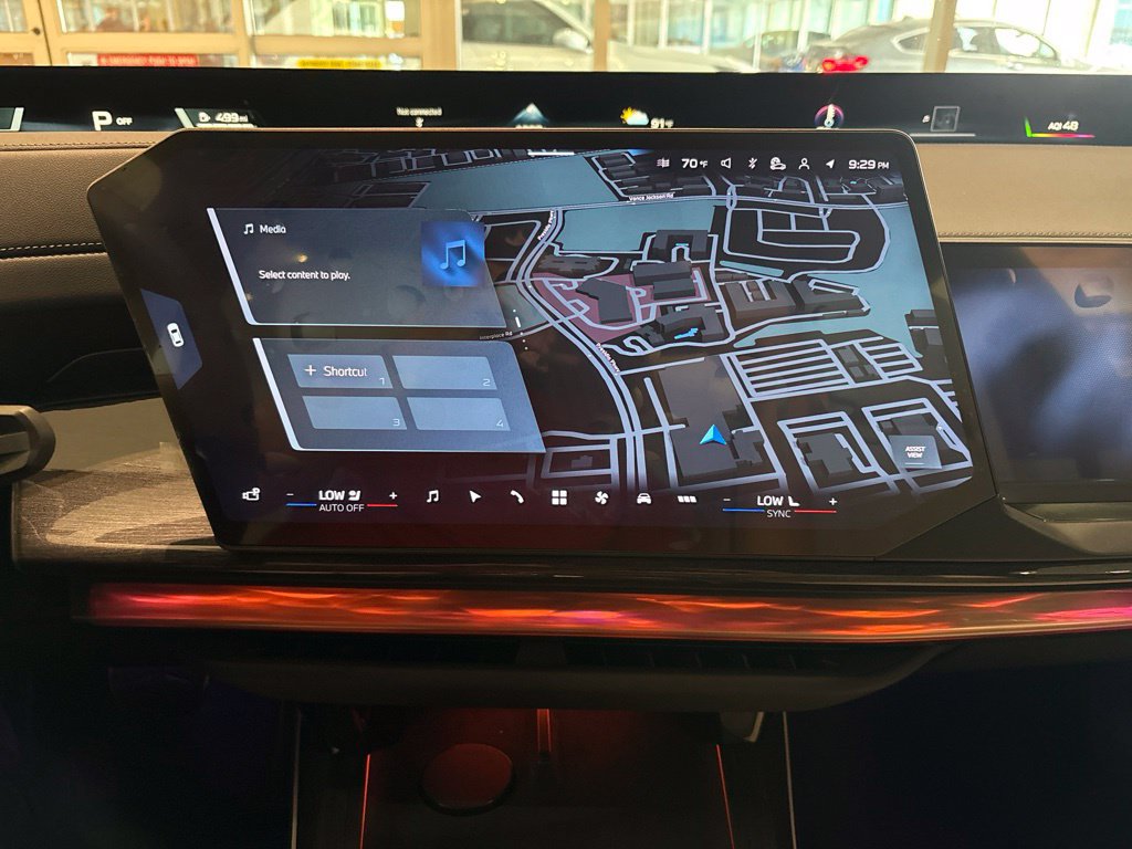 New 2027 BMW 740i RWD image 13