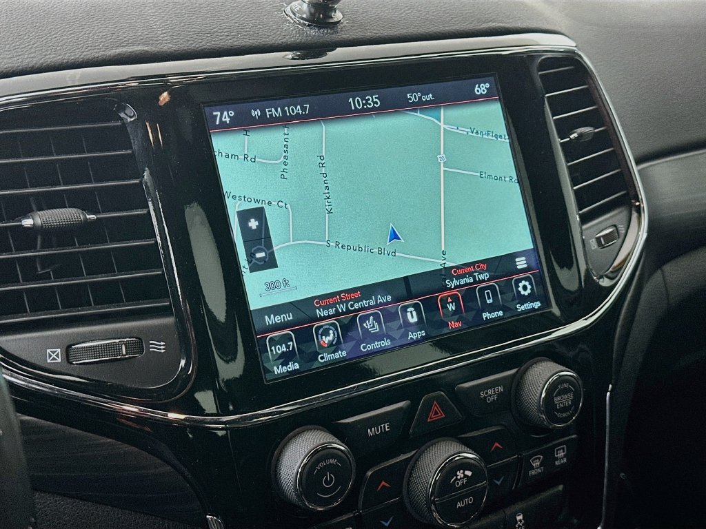 Certified 2020 Jeep Grand Cherokee Altitude AWD/4WD image 19
