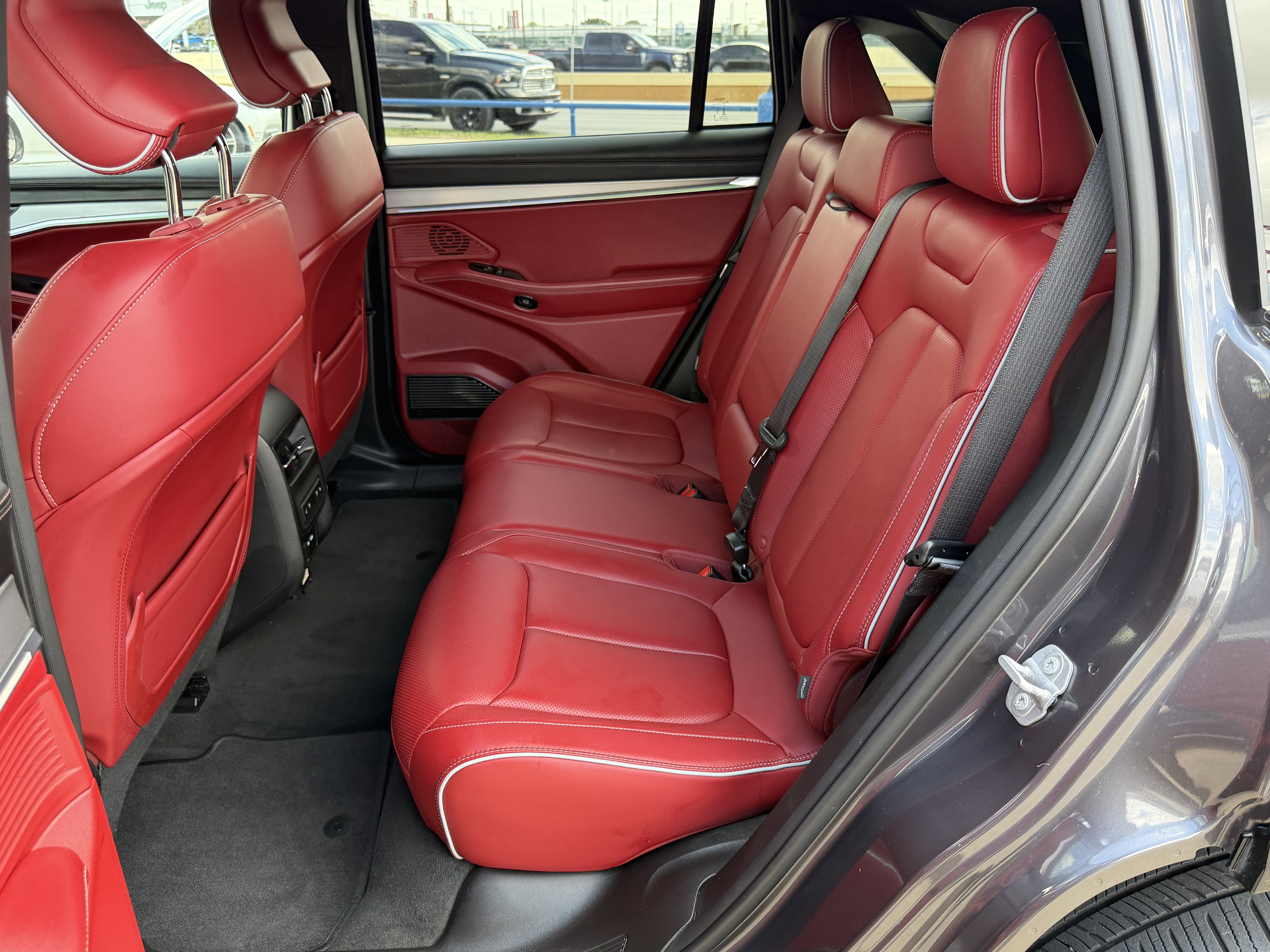 Used 2024 Jeep Wagoneer Launch Edition AWD/4WD image 14