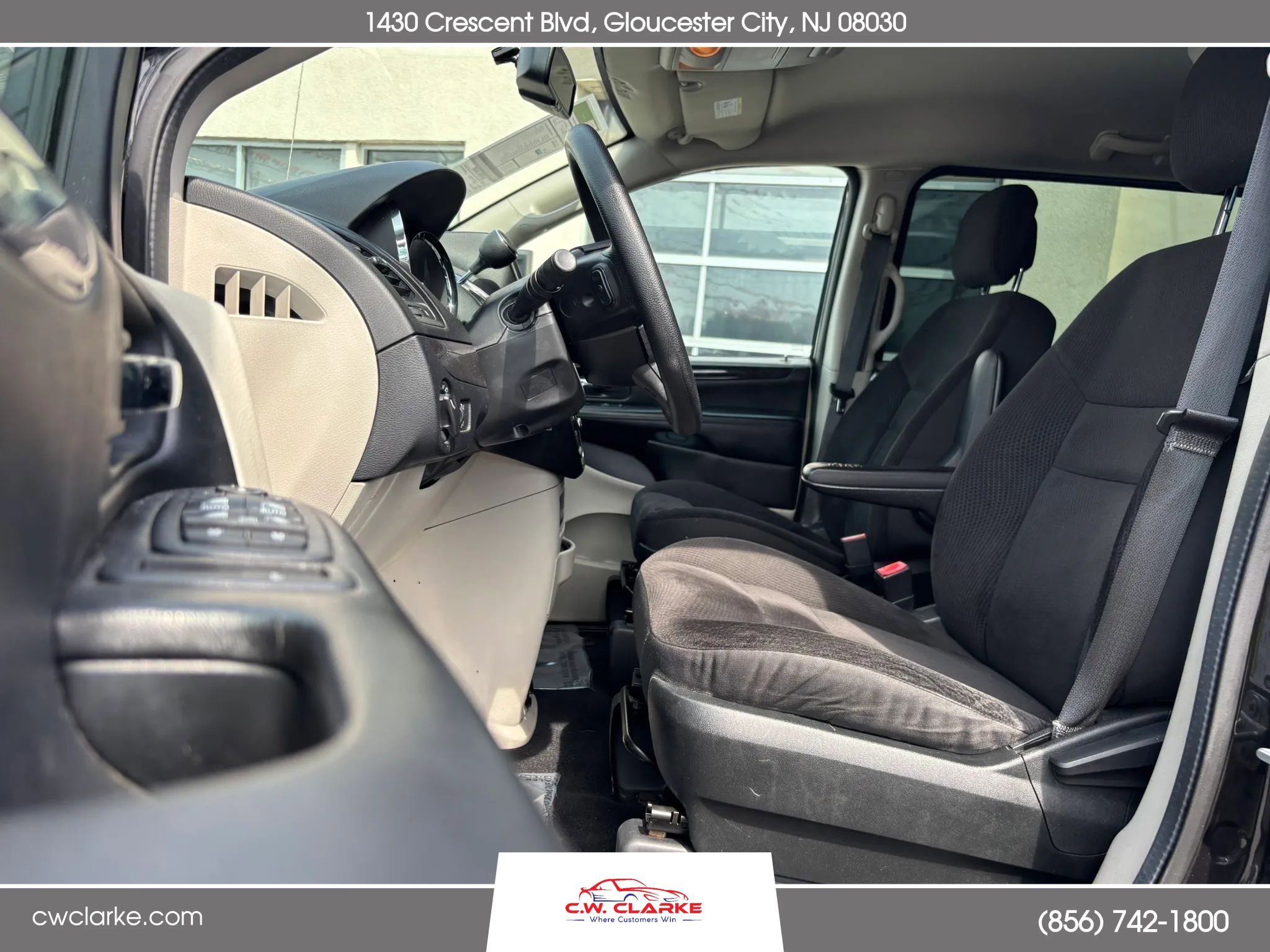 Used 2018 Dodge Grand Caravan SE w/ UConnect Hands-Free Group image 12