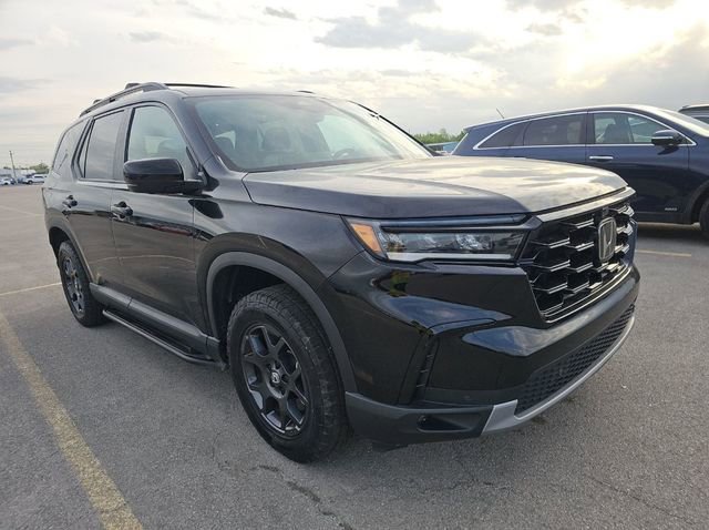 Used 2024 Honda Pilot TrailSport image 4