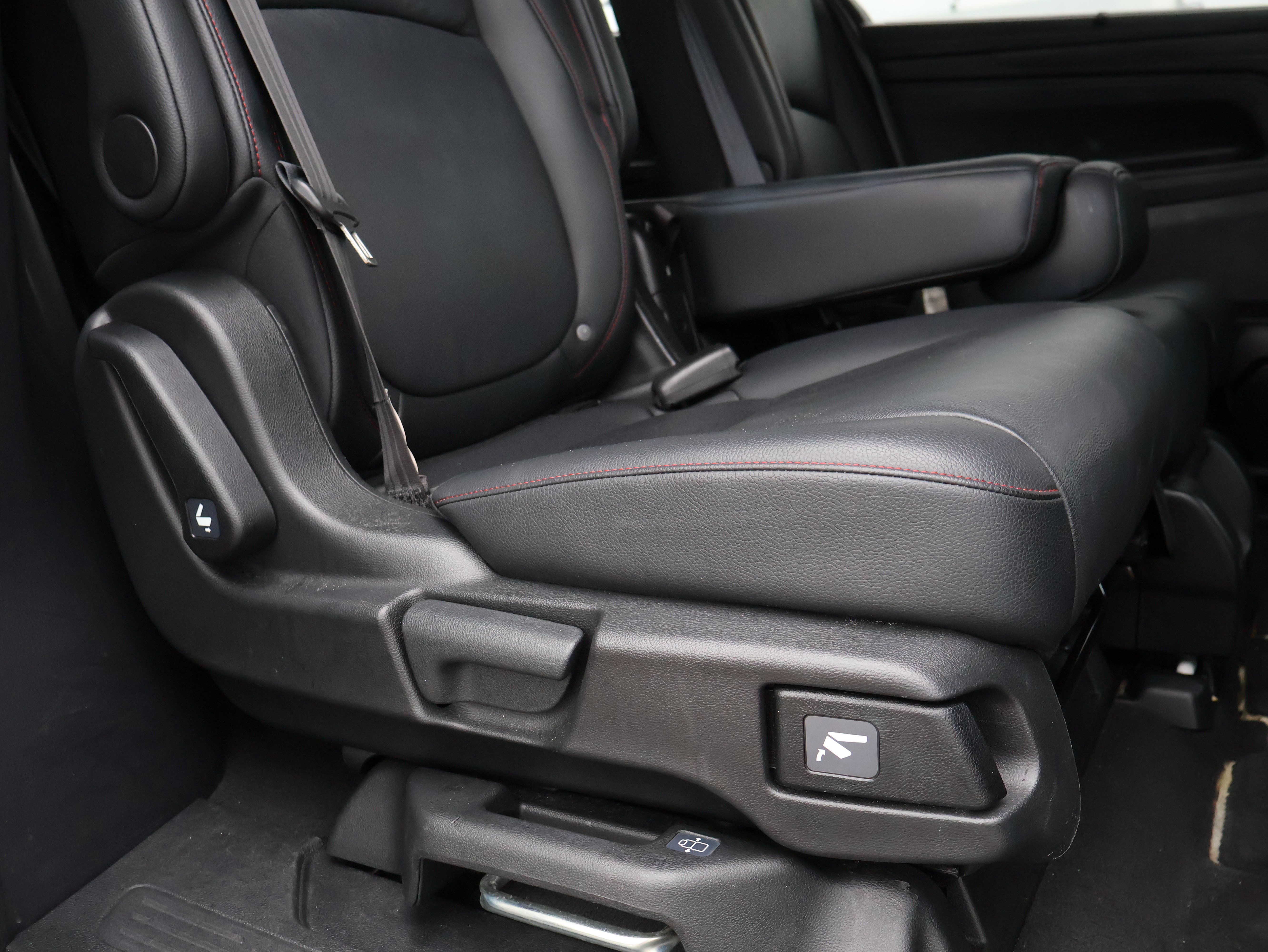 Used 2025 Honda Odyssey Sport-L image 14
