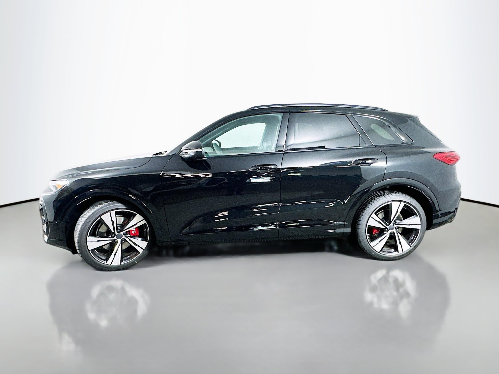 New 2026 Audi SQ5 Premium Plus AWD/4WD image 4