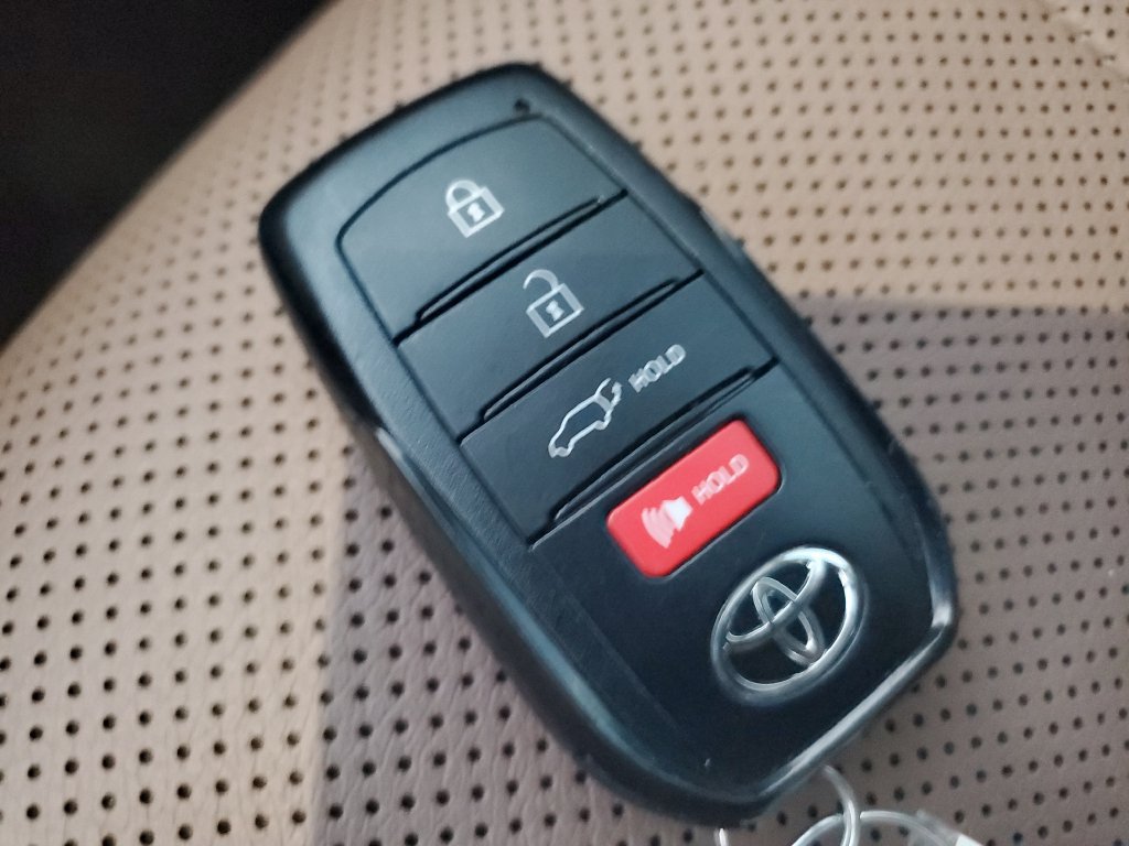 Used 2024 Toyota Grand Highlander AWD image 28