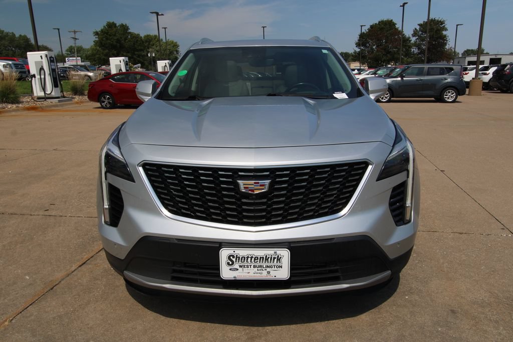 Used 2019 Cadillac XT4 Premium Luxury AWD/4WD image 2