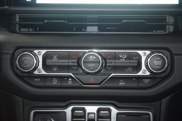 Used 2024 Jeep Wrangler Unlimited Rubicon image 34