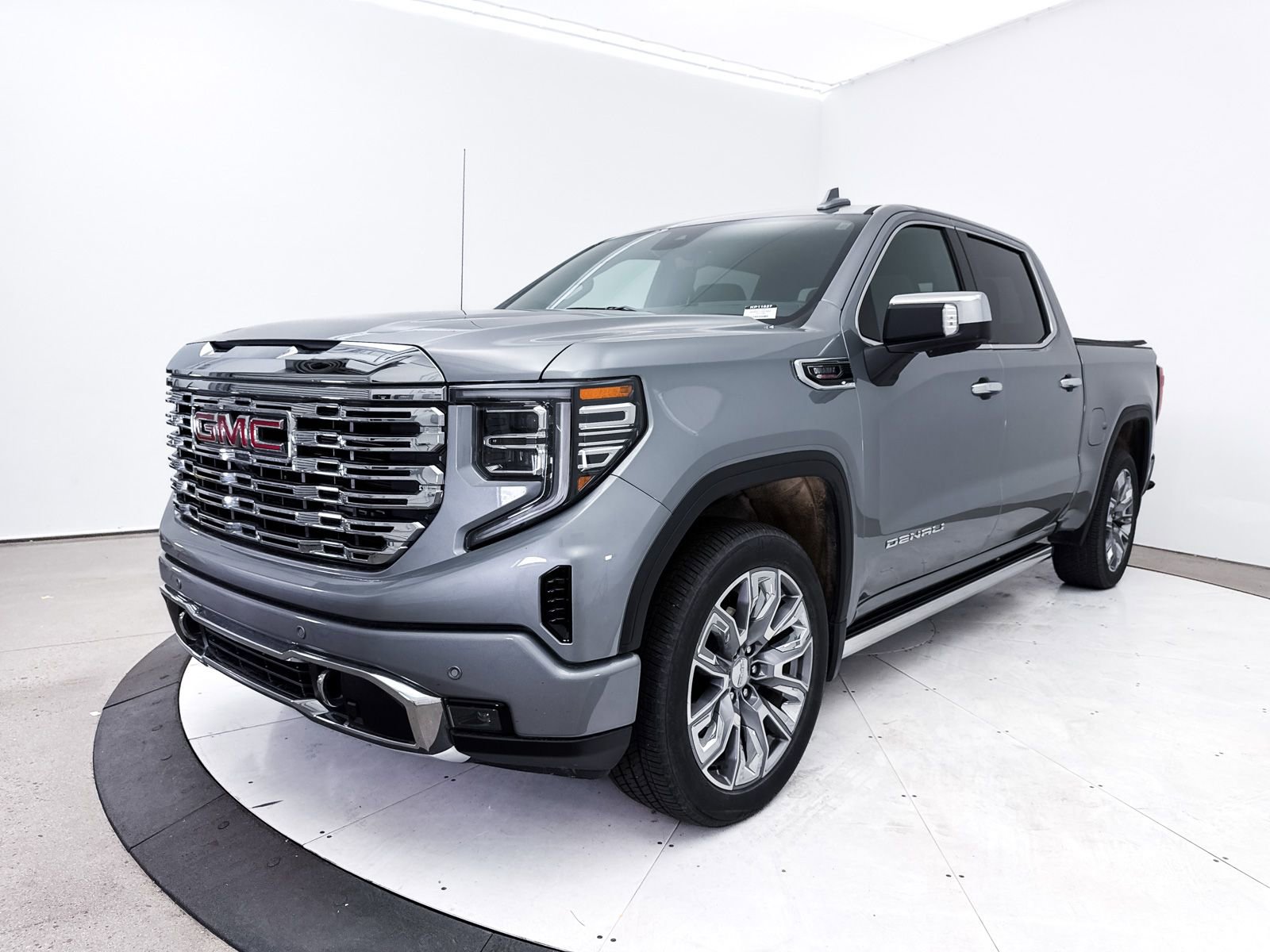 Used 2025 GMC Sierra 1500 Denali image 15
