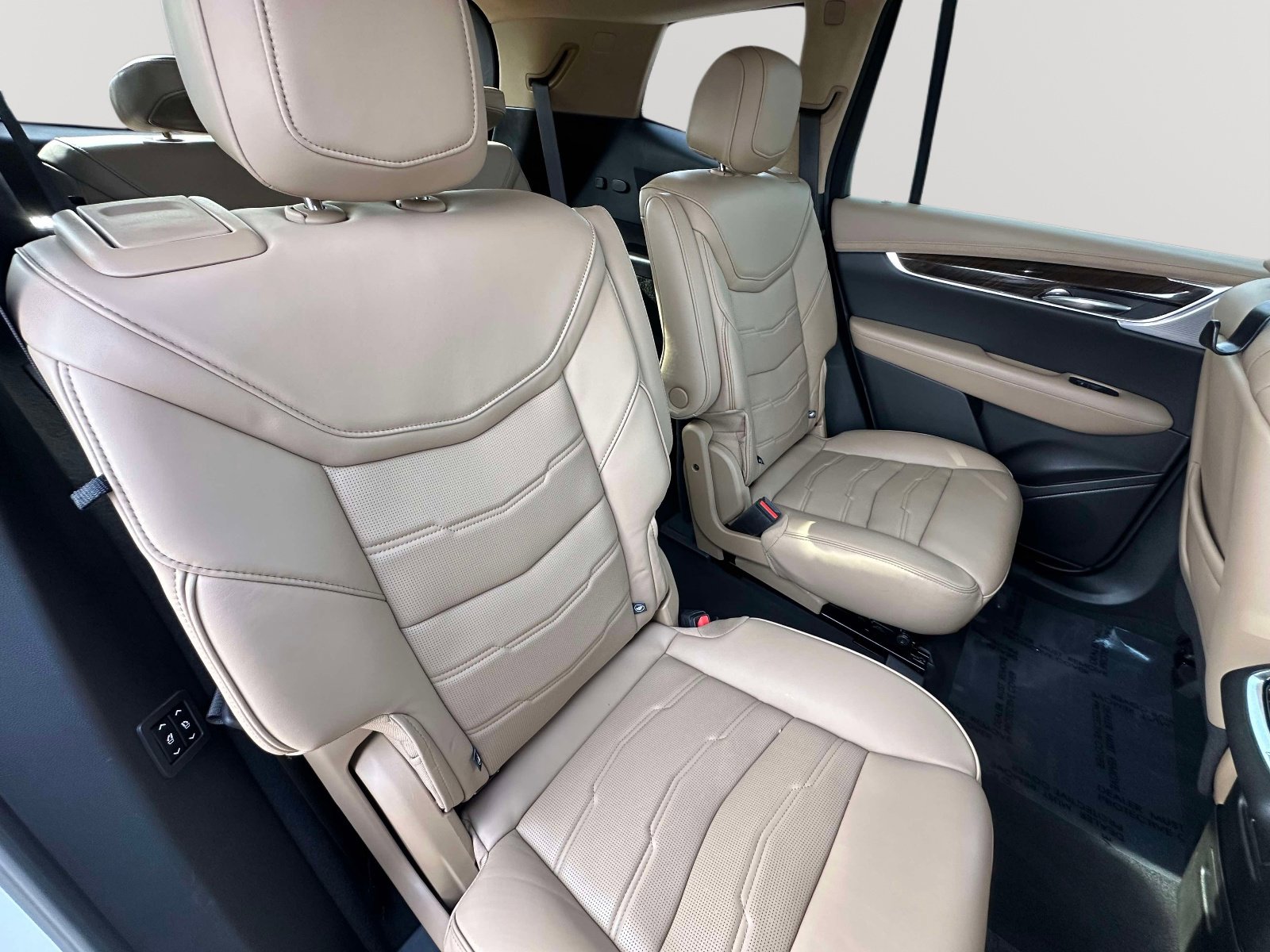 Certified 2023 Cadillac XT6 Premium Luxury w/ Platinum Package image 32