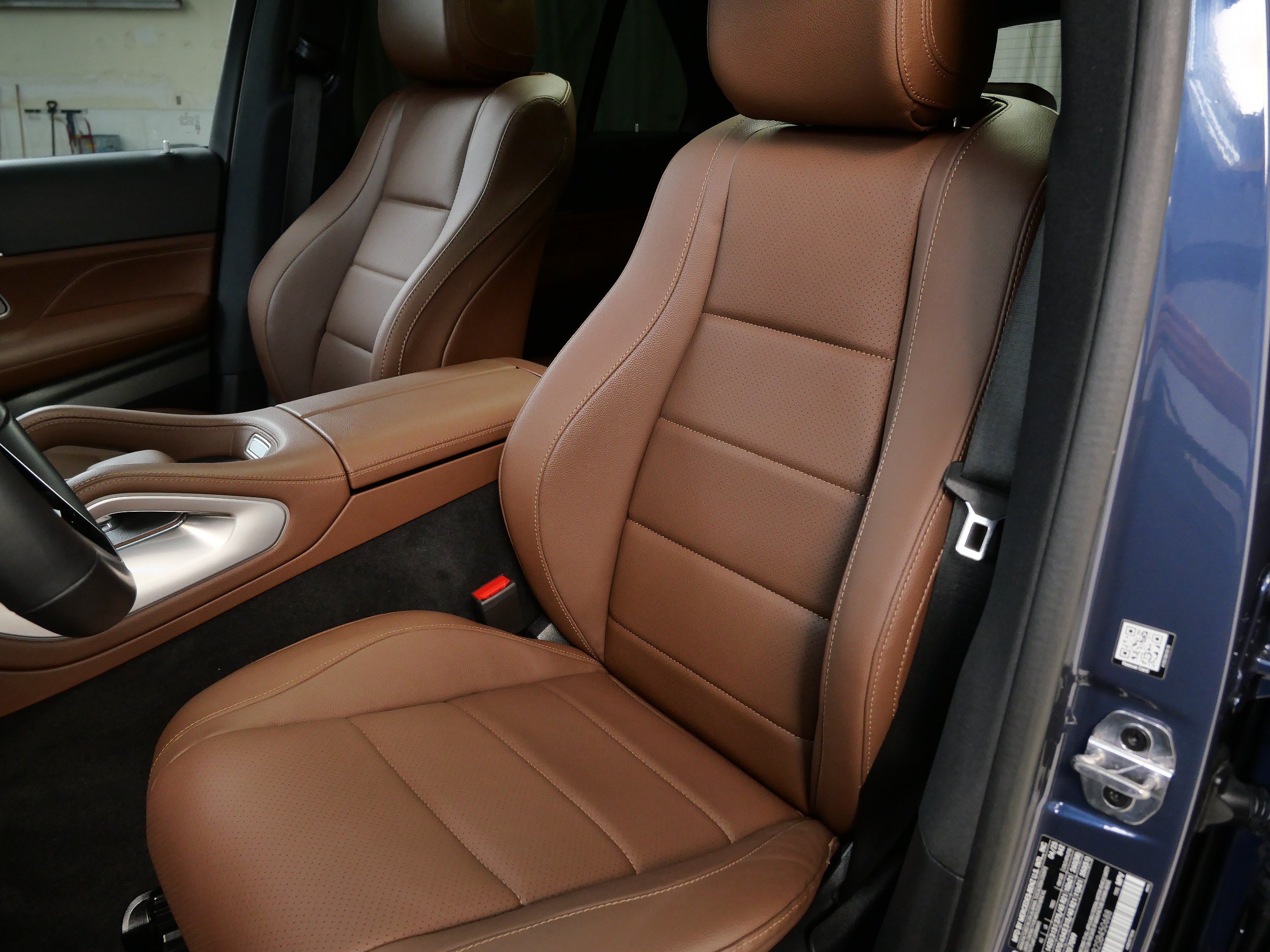 Certified 2025 Mercedes-Benz GLE 450e 4MATIC image 3