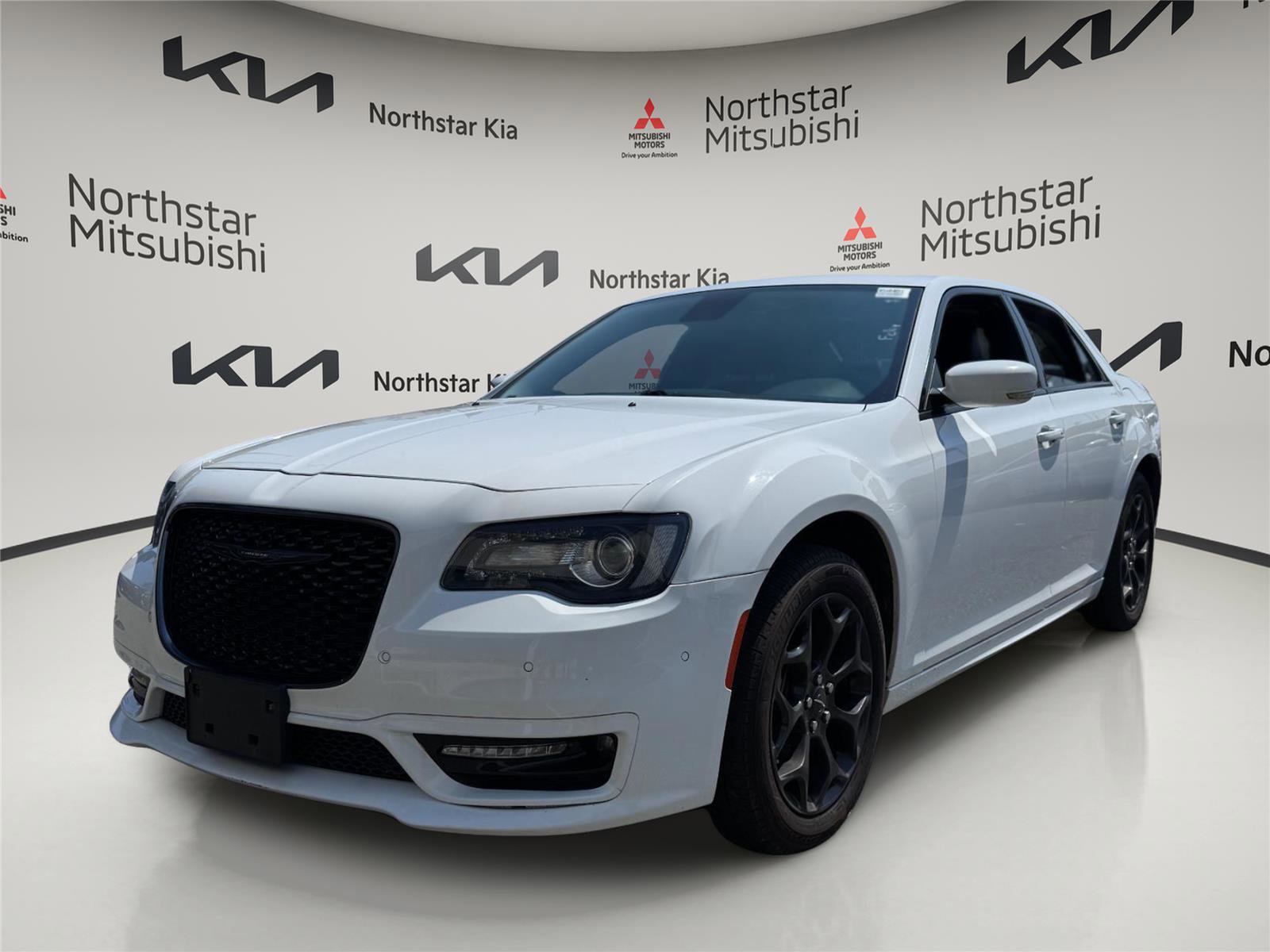 Used 2022 Chrysler 300 Touring L w/ Comfort Group