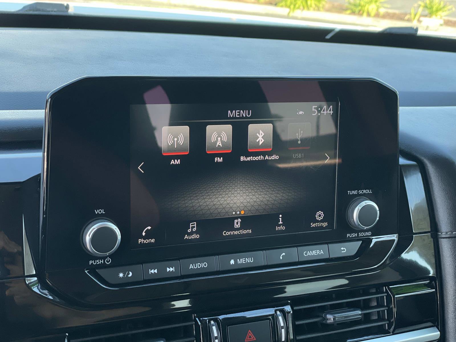 Used 2024 Nissan Pathfinder SV image 11