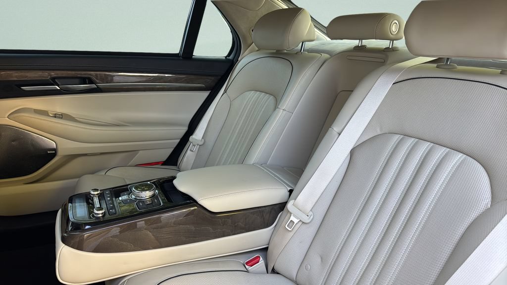 Used 2018 Genesis G90 3.3T Premium AWD/4WD image 36