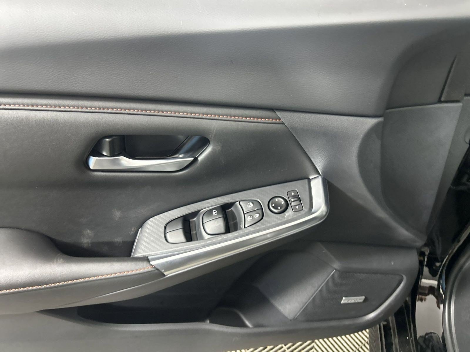 New 2025 Nissan Sentra SR w/ SR Premium Package FWD image 28